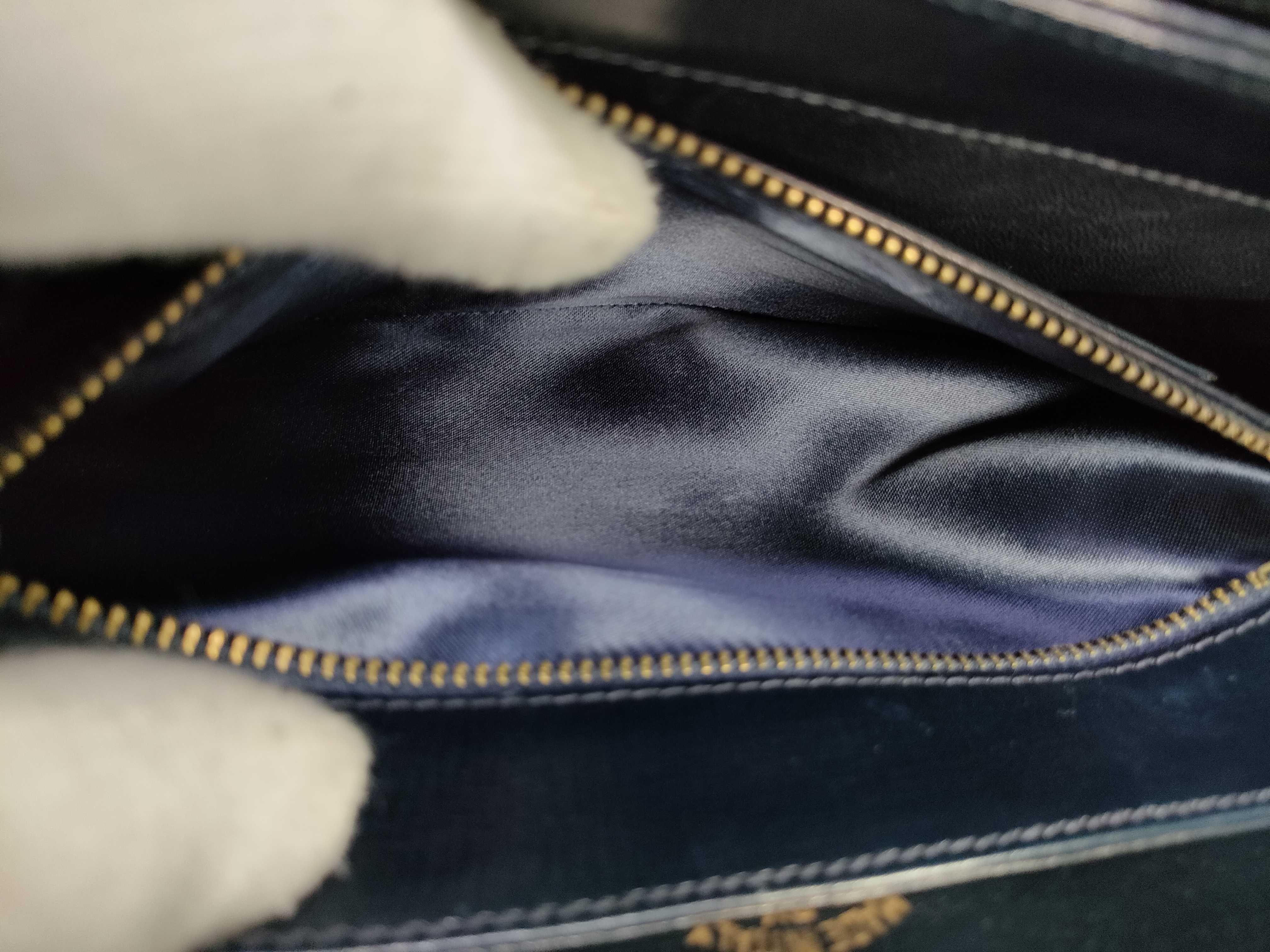 Old Gucci GG Hardware Leather One Shoulder Bag — view 12