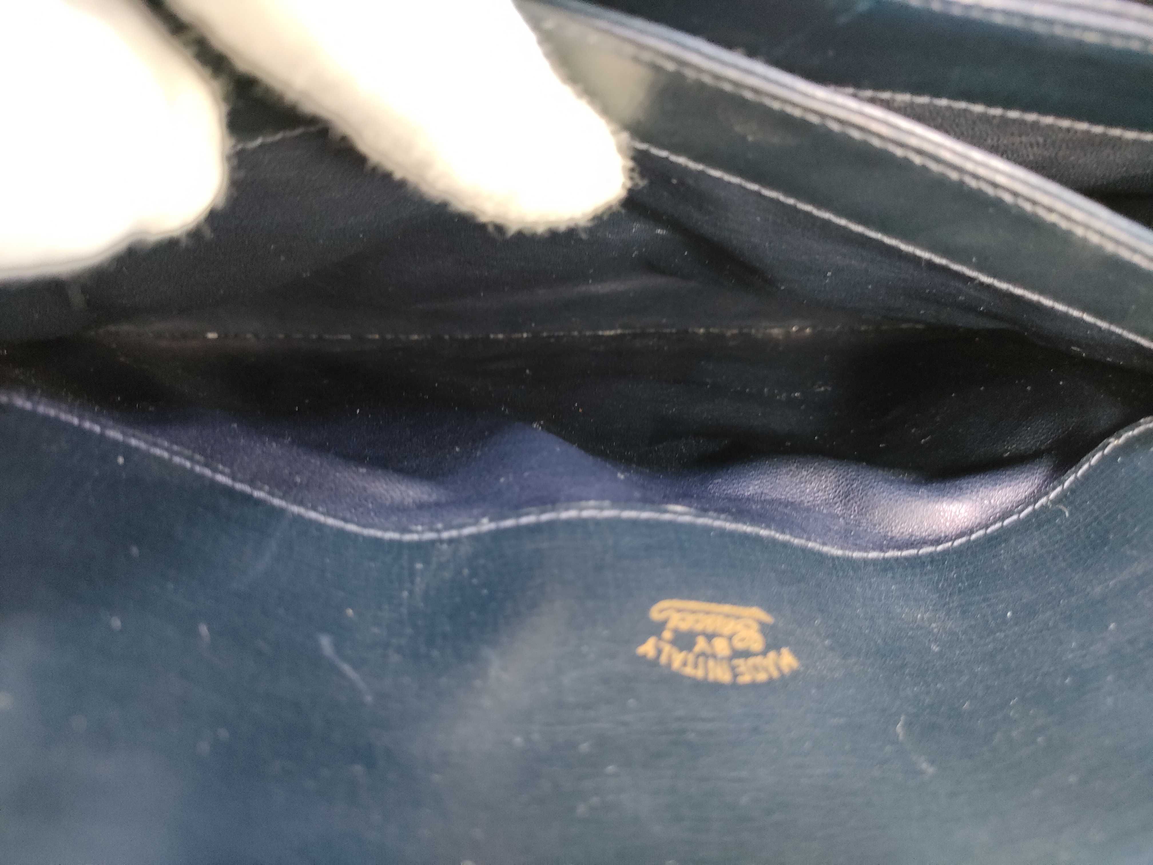 Old Gucci GG Hardware Leather One Shoulder Bag — view 13