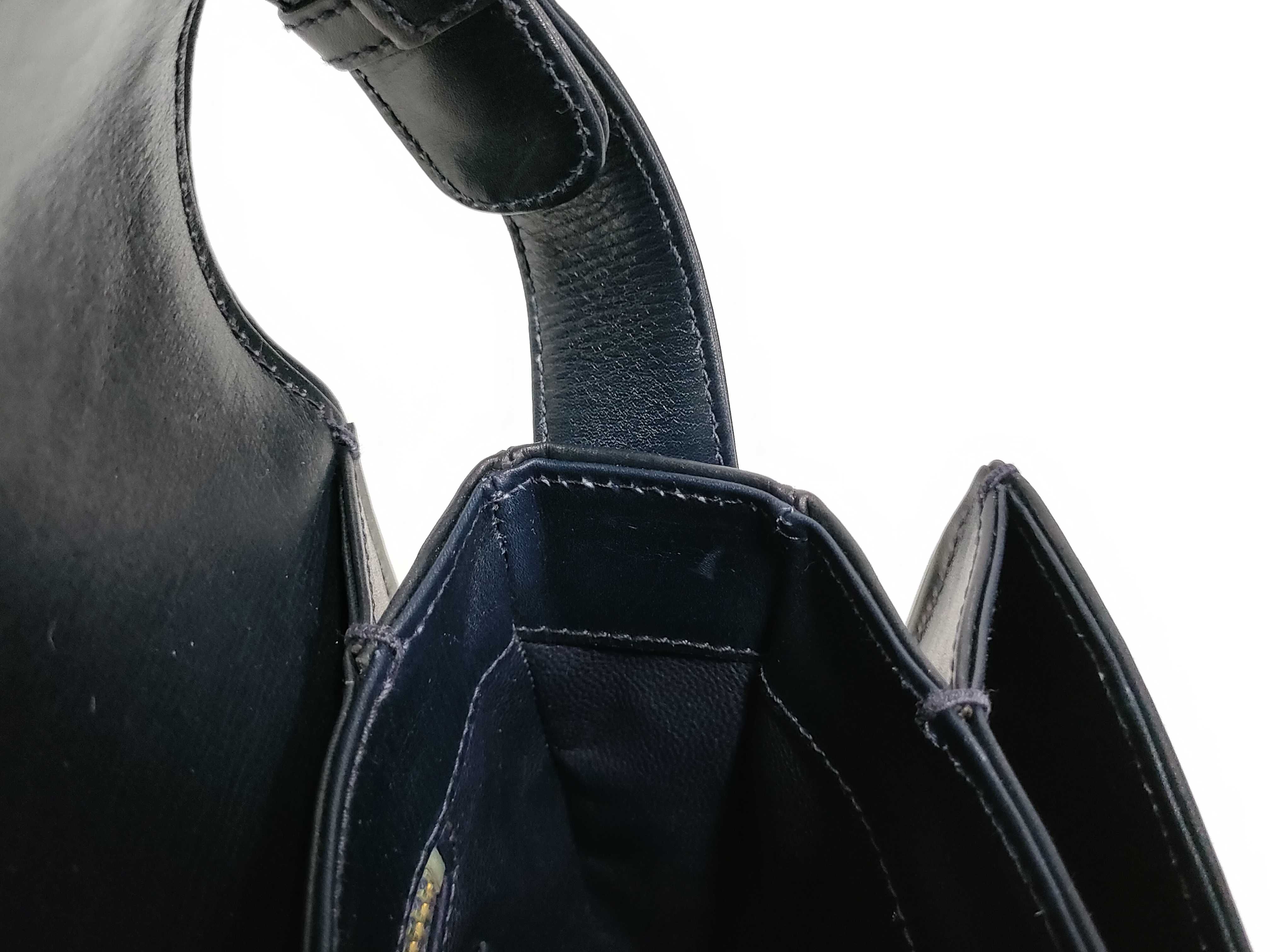 Old Gucci GG Hardware Leather One Shoulder Bag — view 15