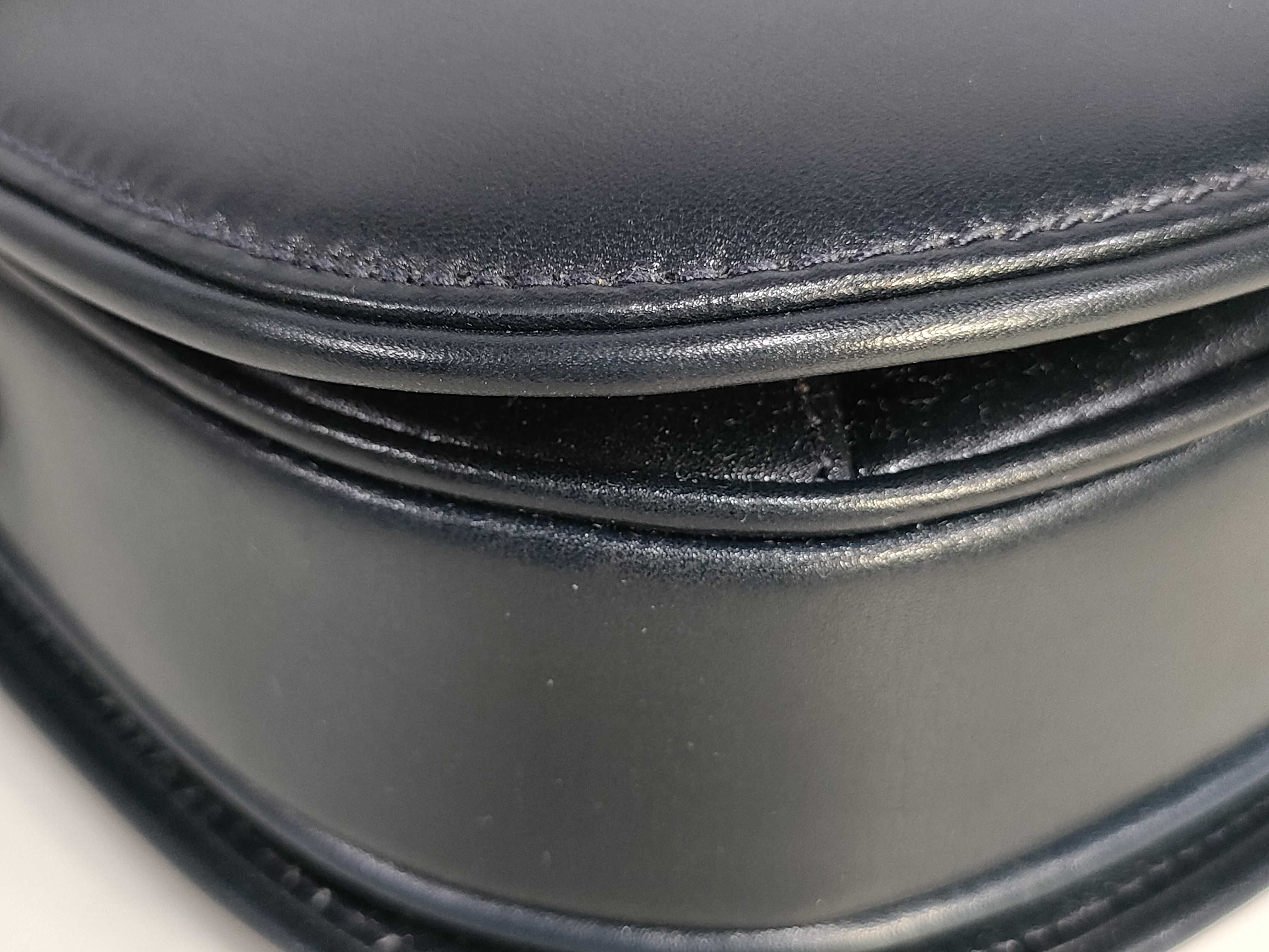 Old Gucci GG Hardware Leather One Shoulder Bag — view 6