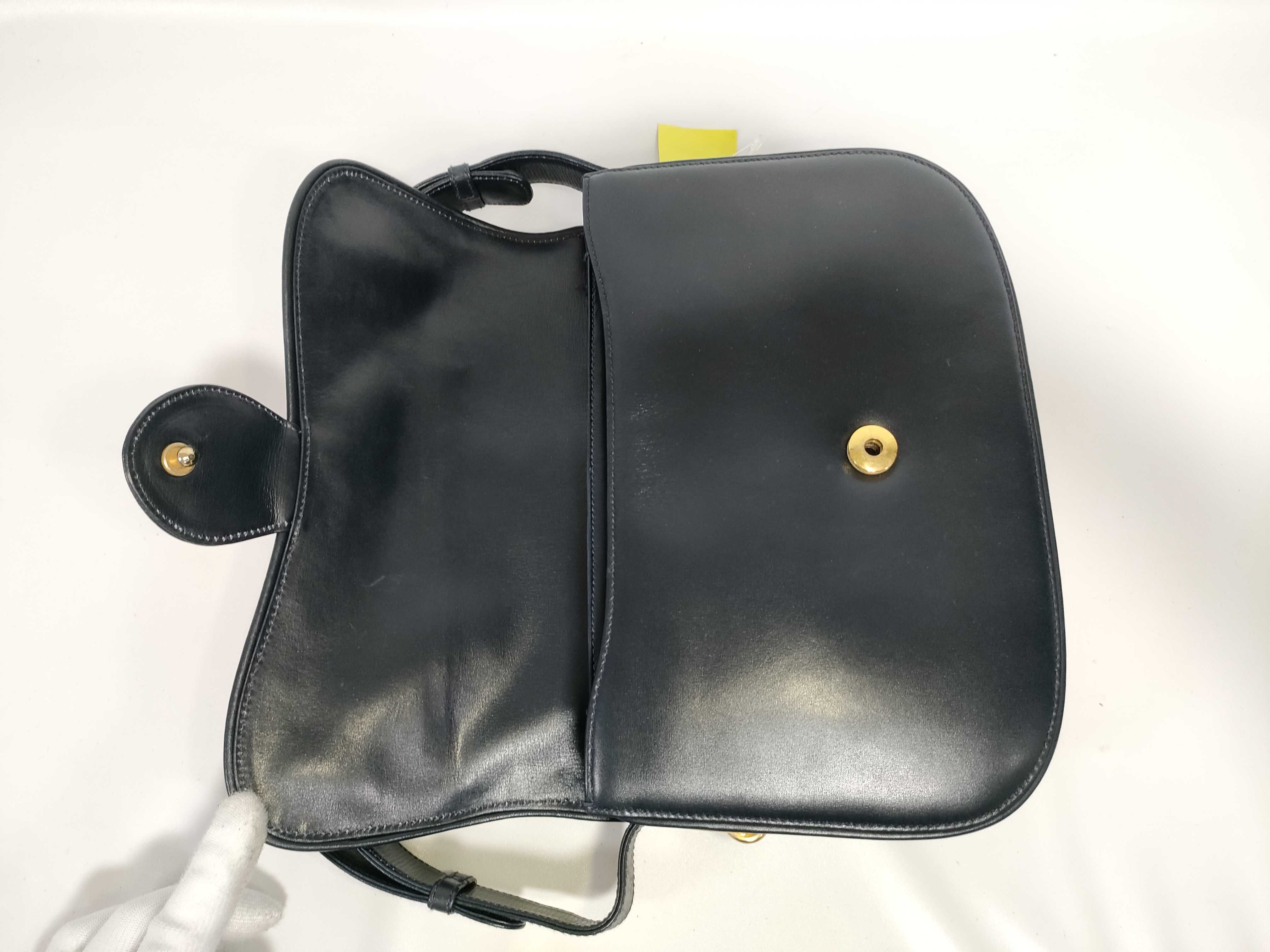 Old Gucci GG Hardware Leather One Shoulder Bag — view 8