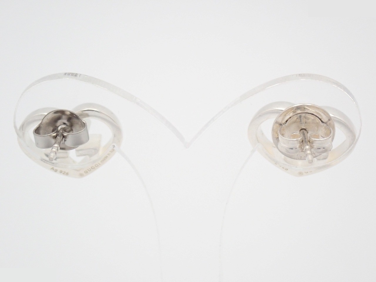 Interlocking G Heart Earrings, 5.0g — view 2