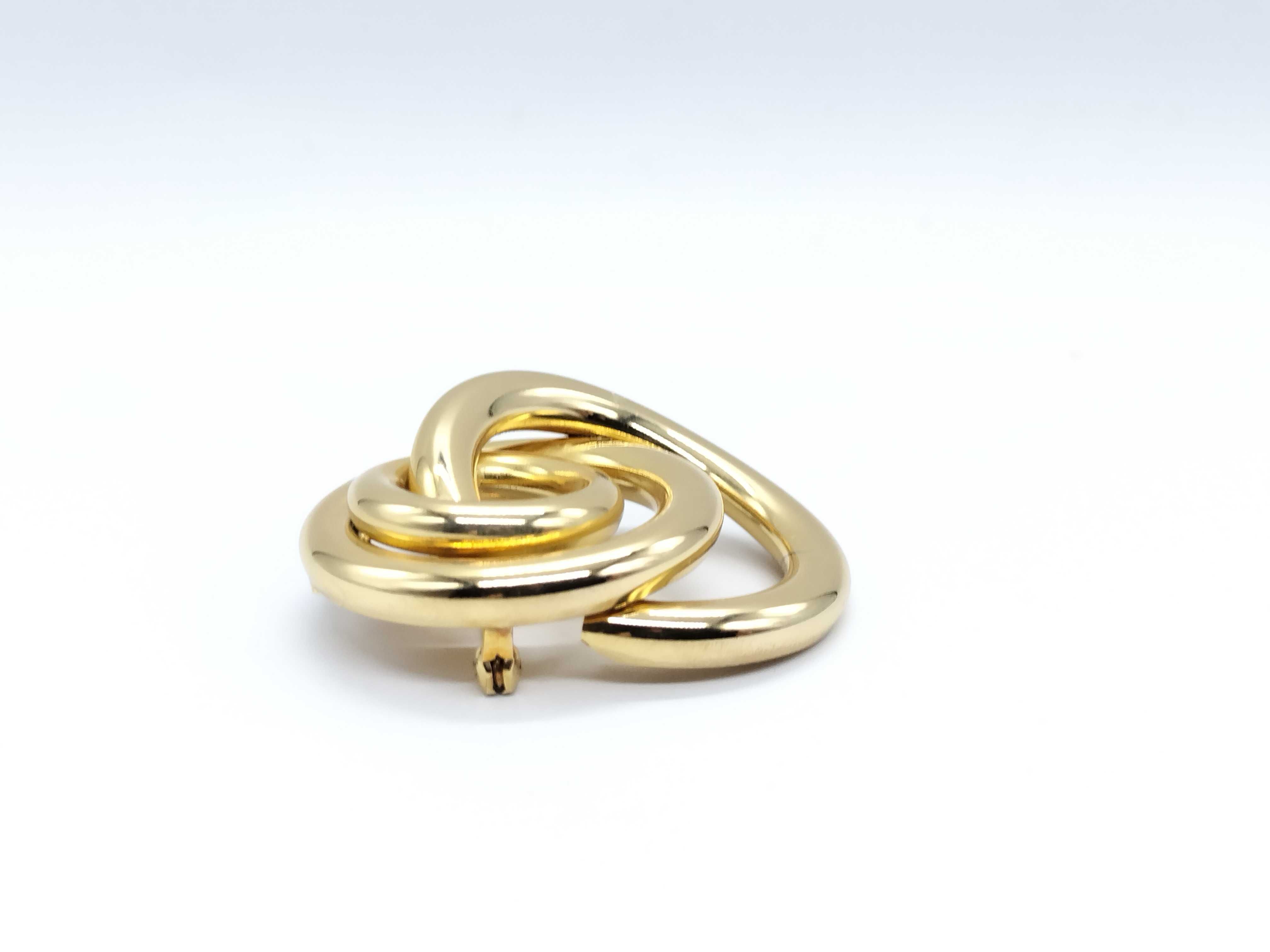 brooch — view 2