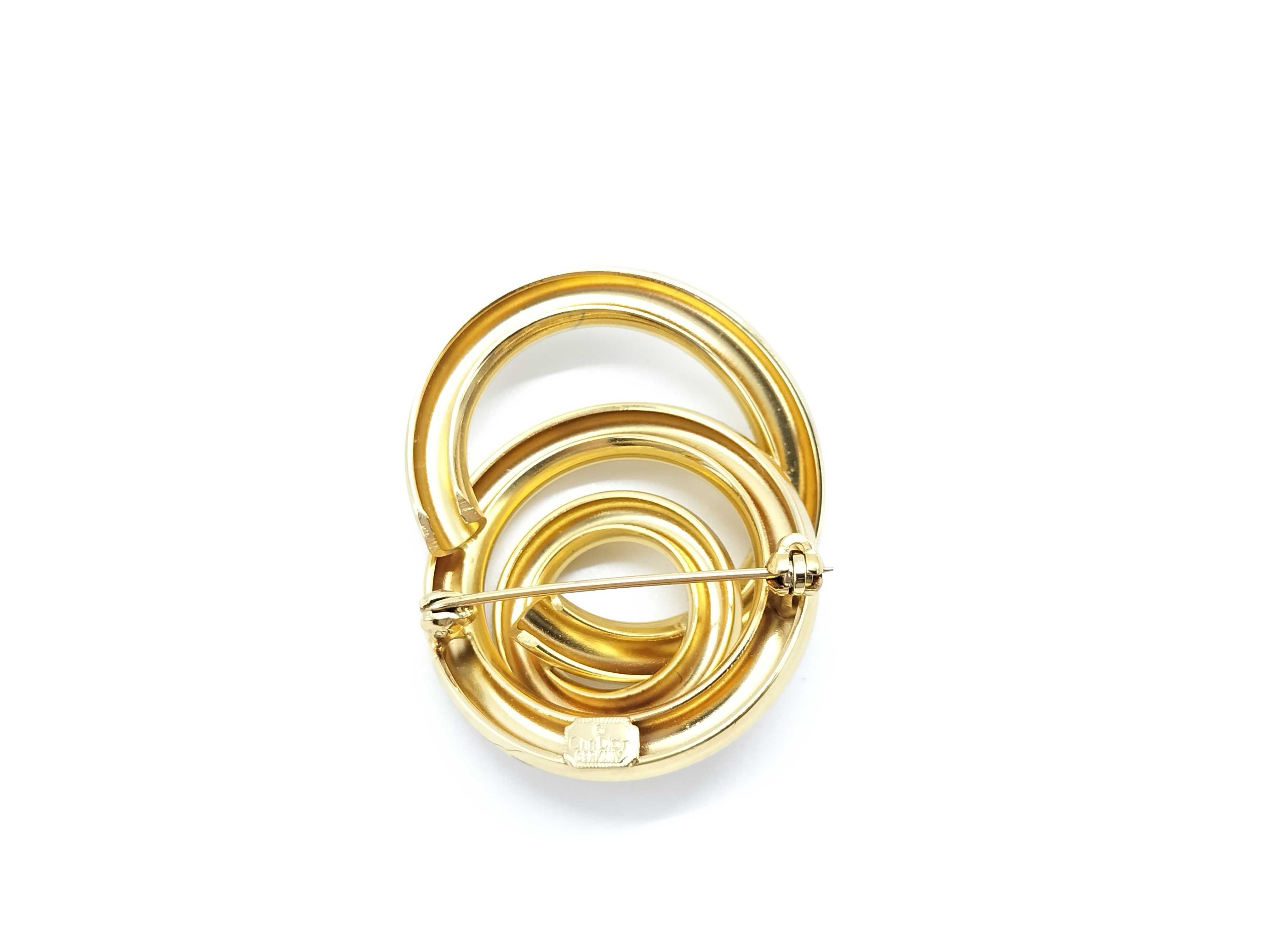 brooch — view 3