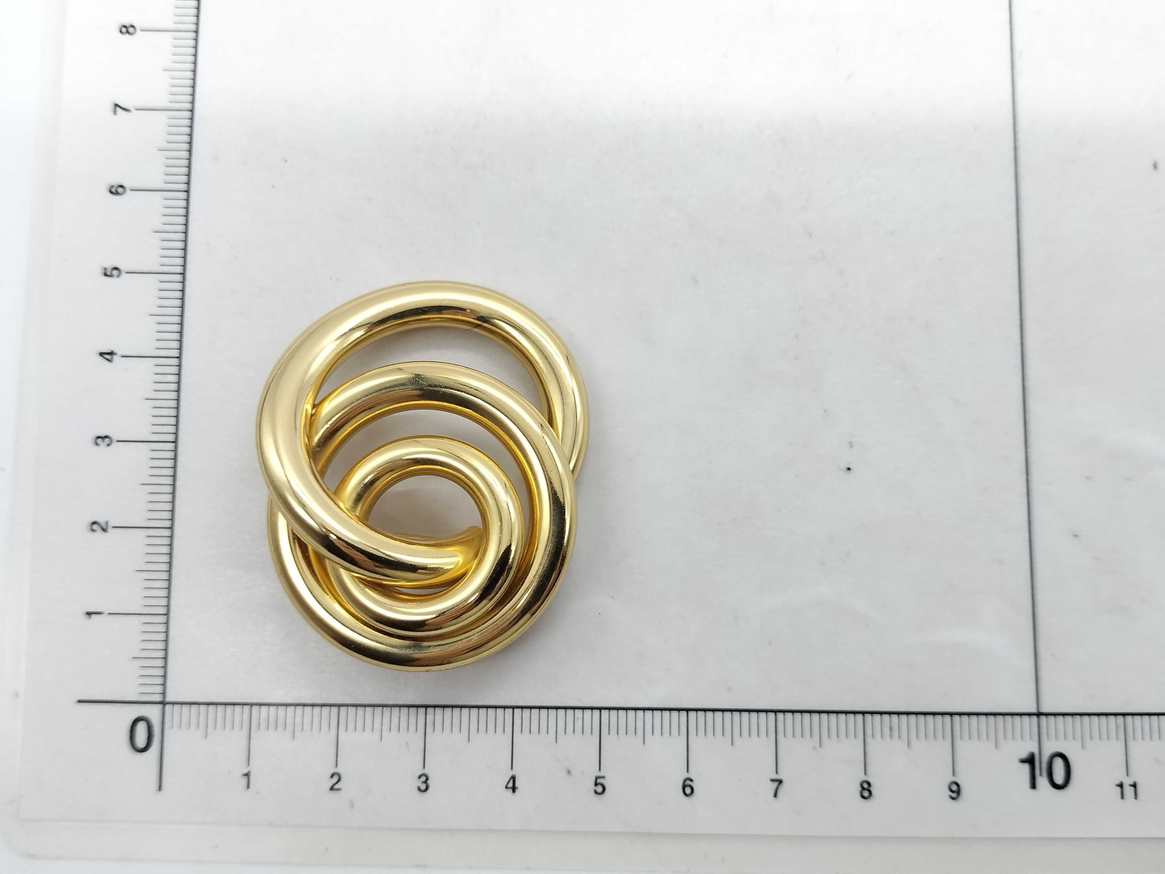 brooch — view 5