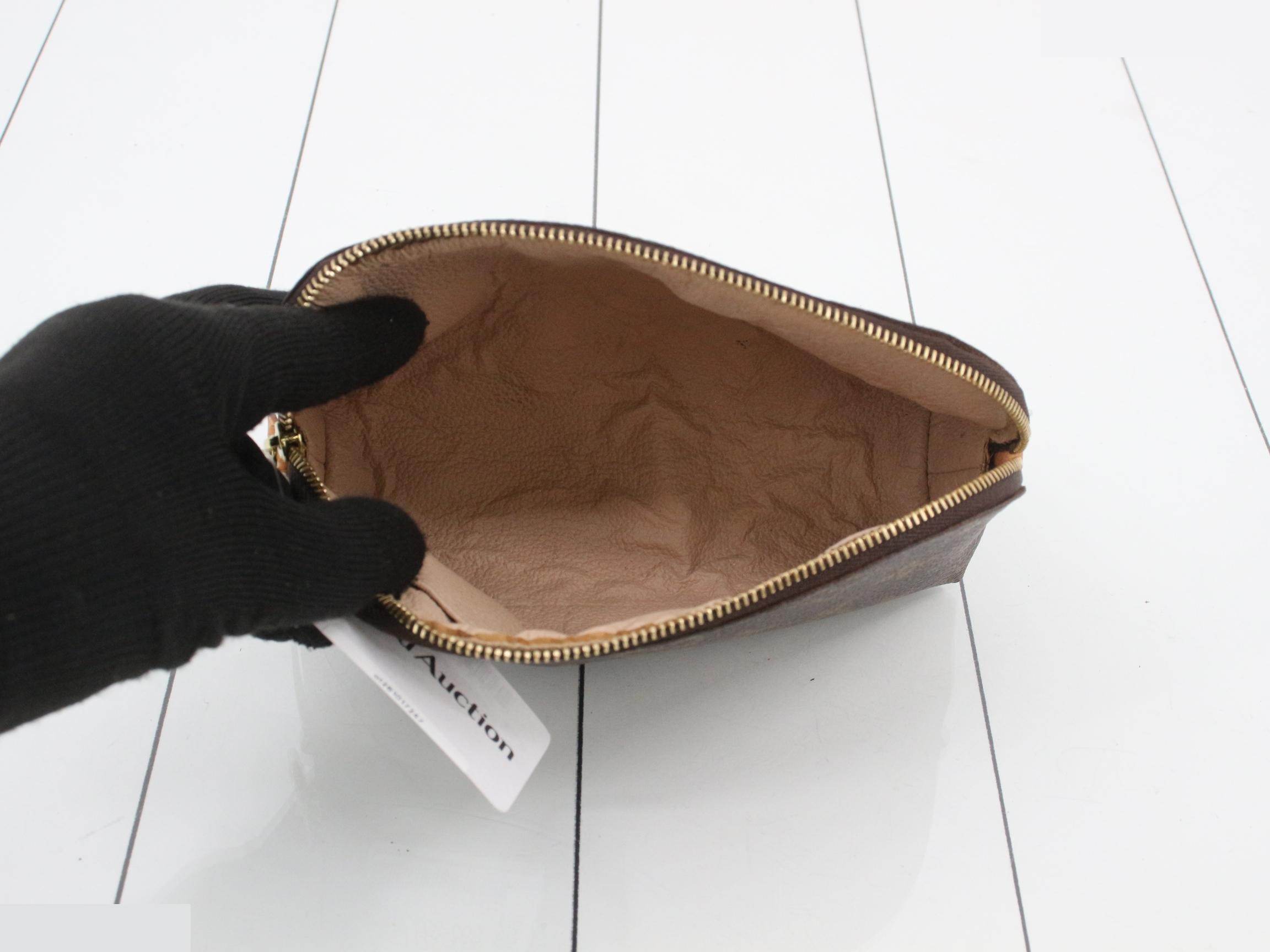 Monogram Pochette Cosmetic PM — view 4