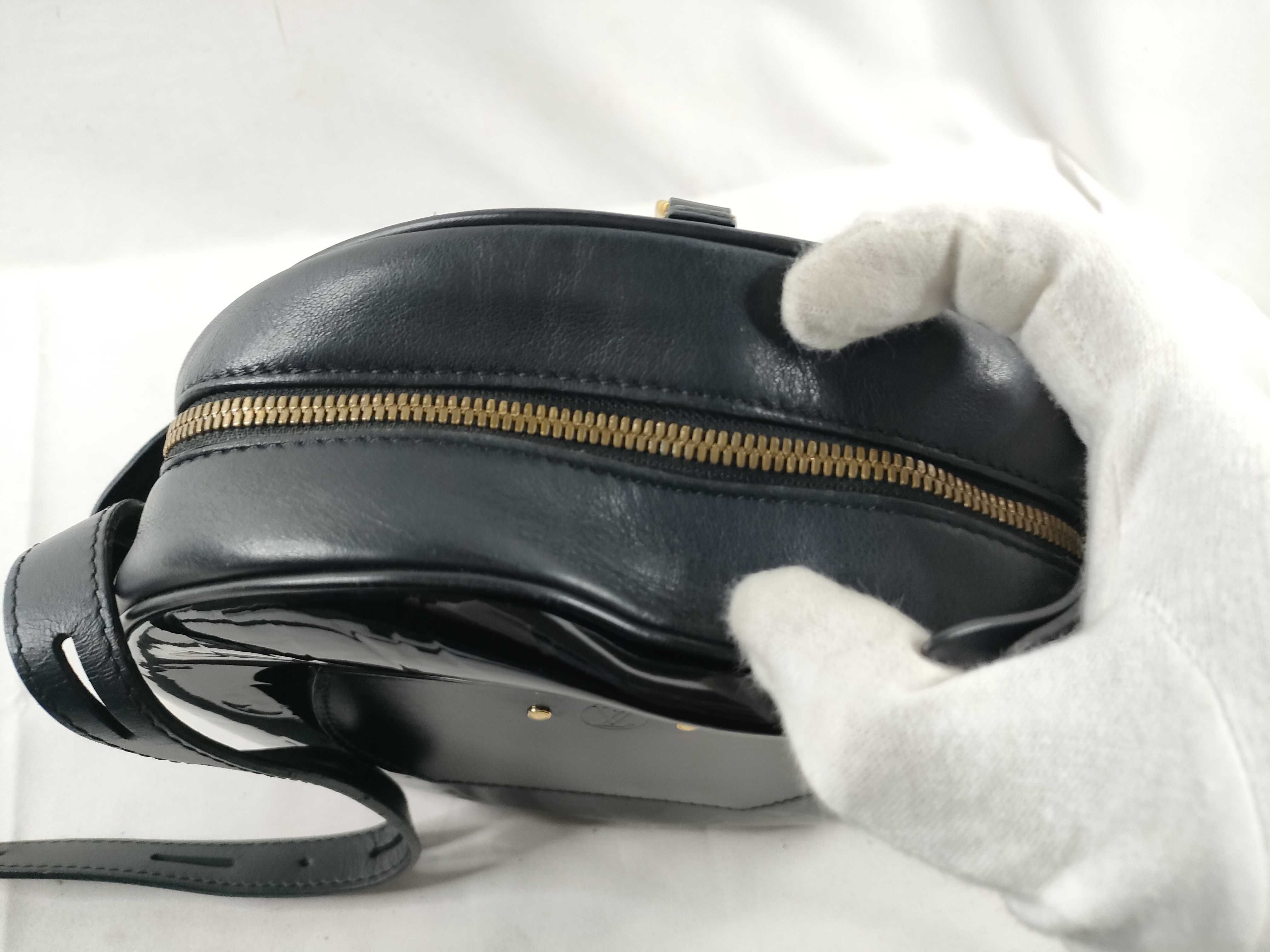 Vernis Louis Vuitton Enamel Shoulder Bag — view 9