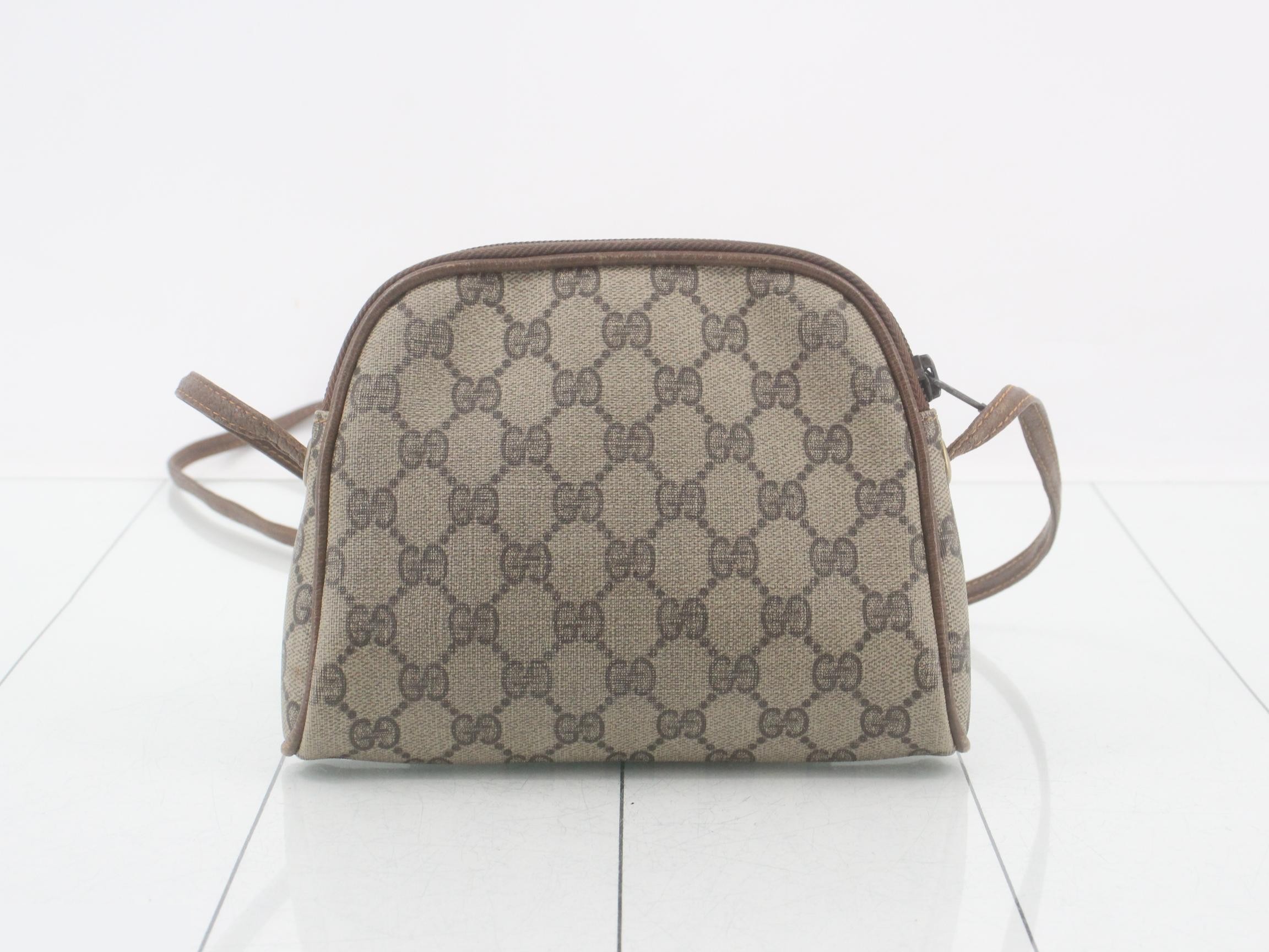 GG Supreme Shoulder Bag — view 2