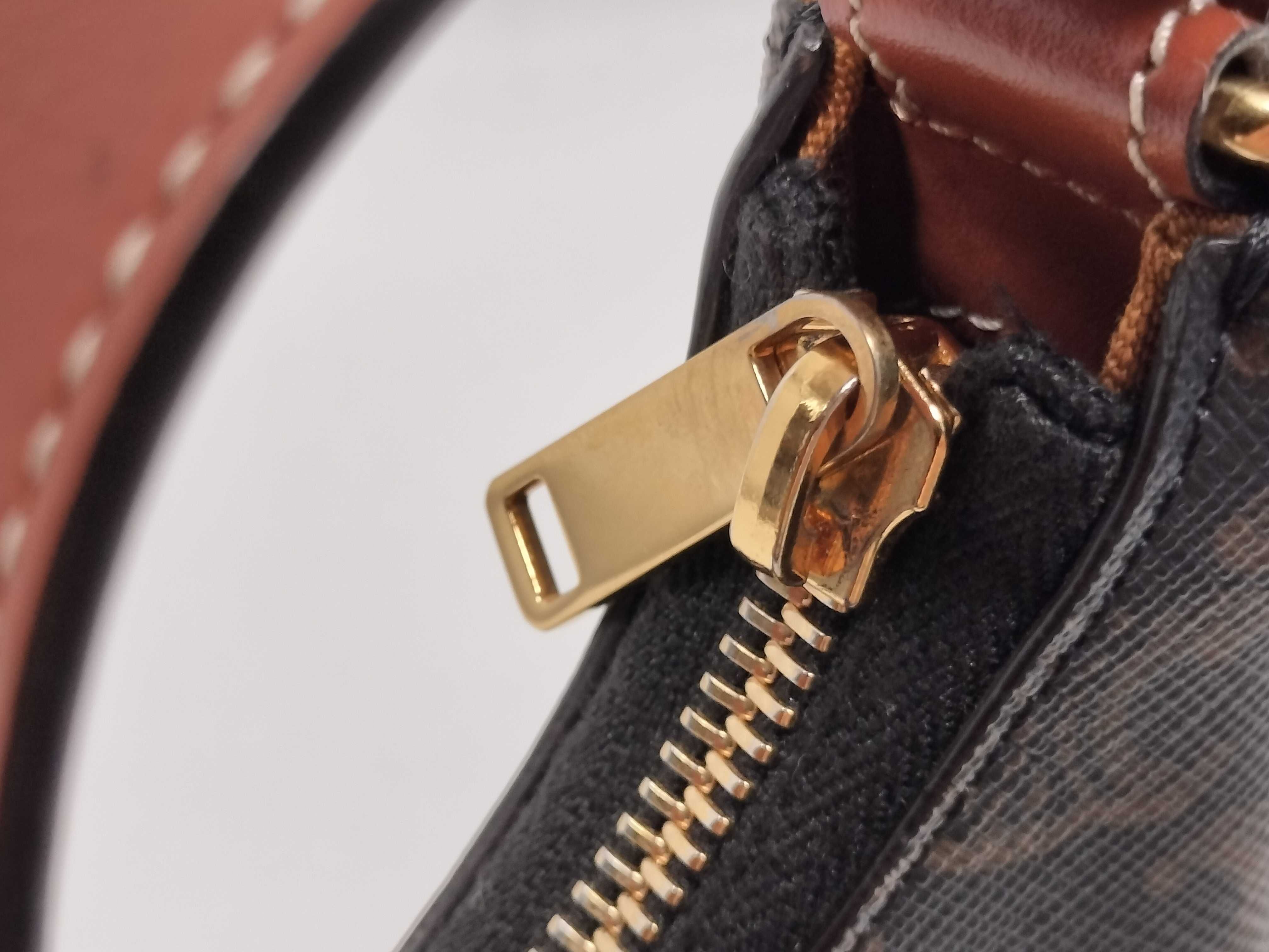 One-Shoulder Bag (Shoulder Bag) — view 9