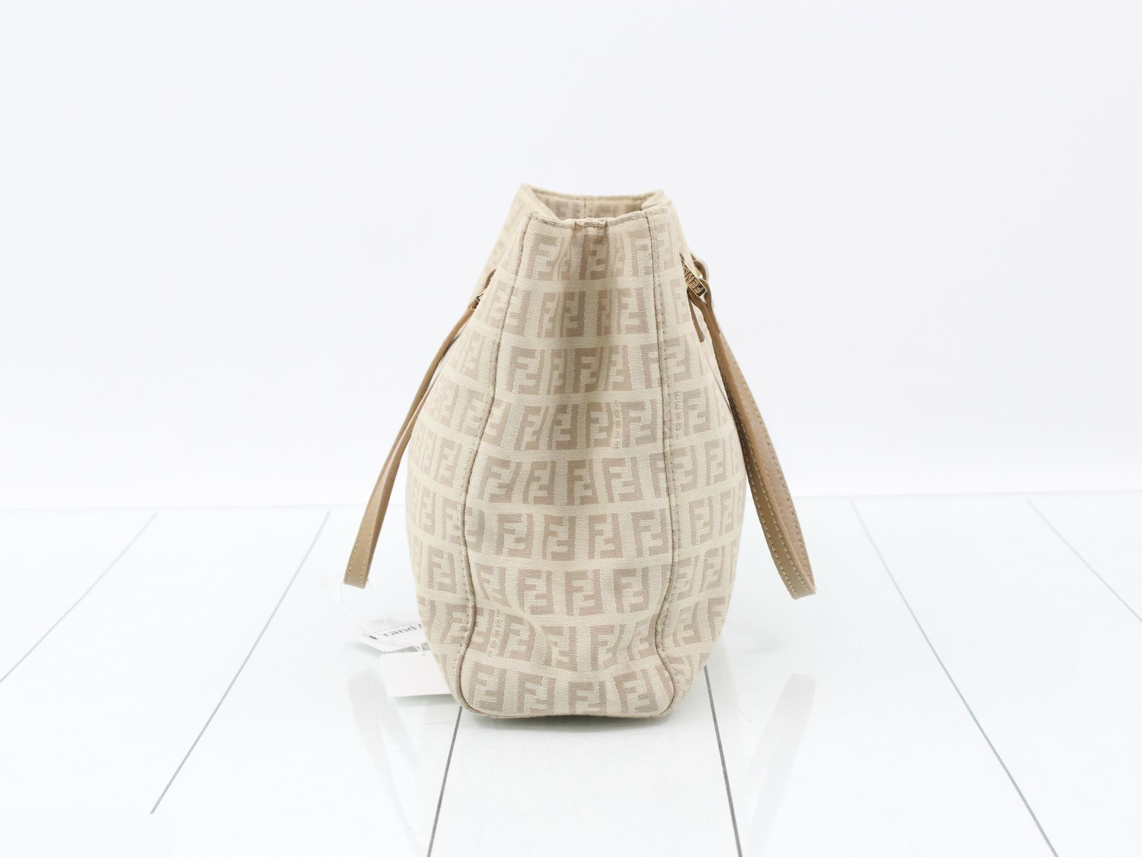 FF logo plate handbag — view 3