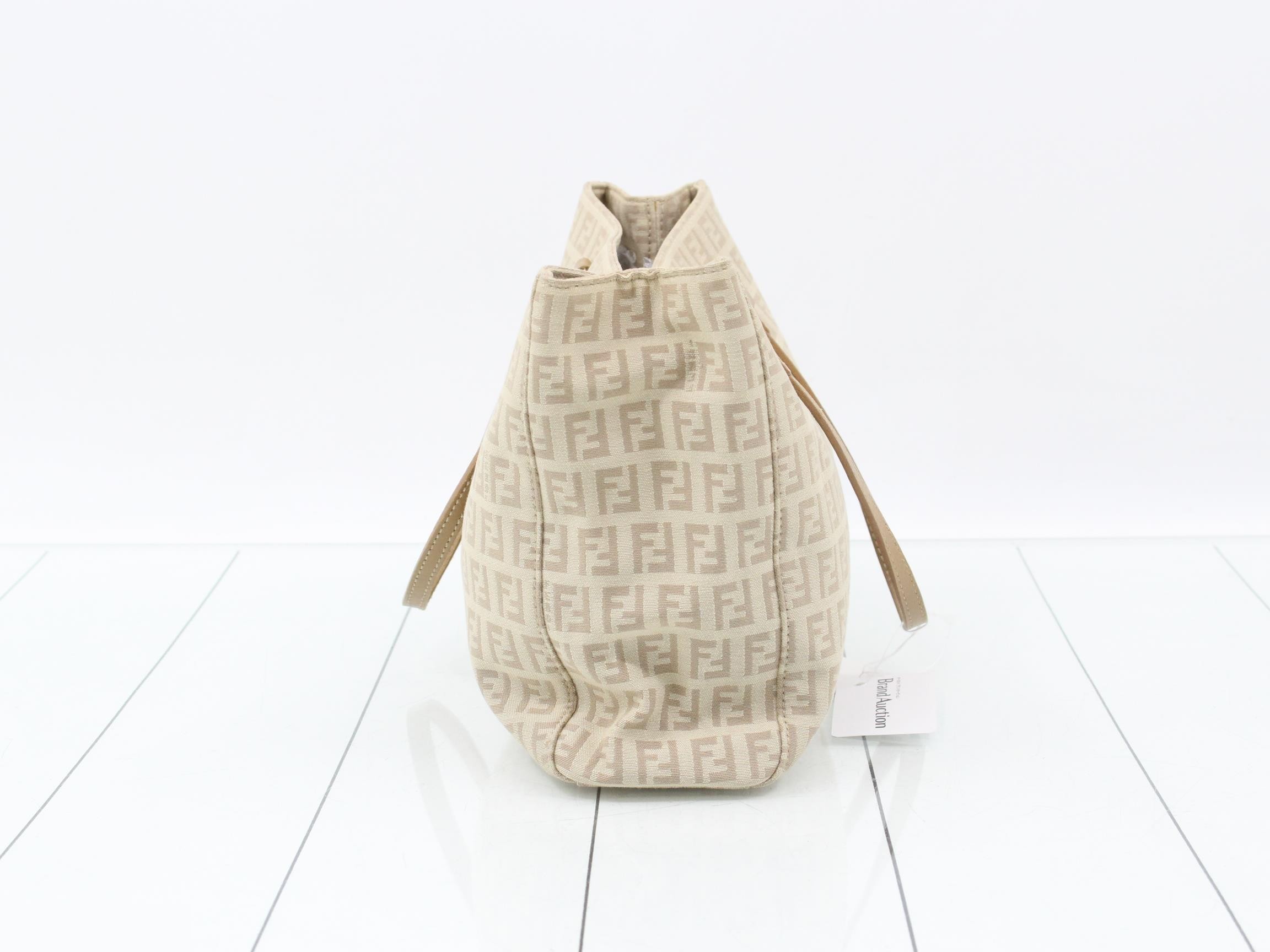 FF logo plate handbag — view 4