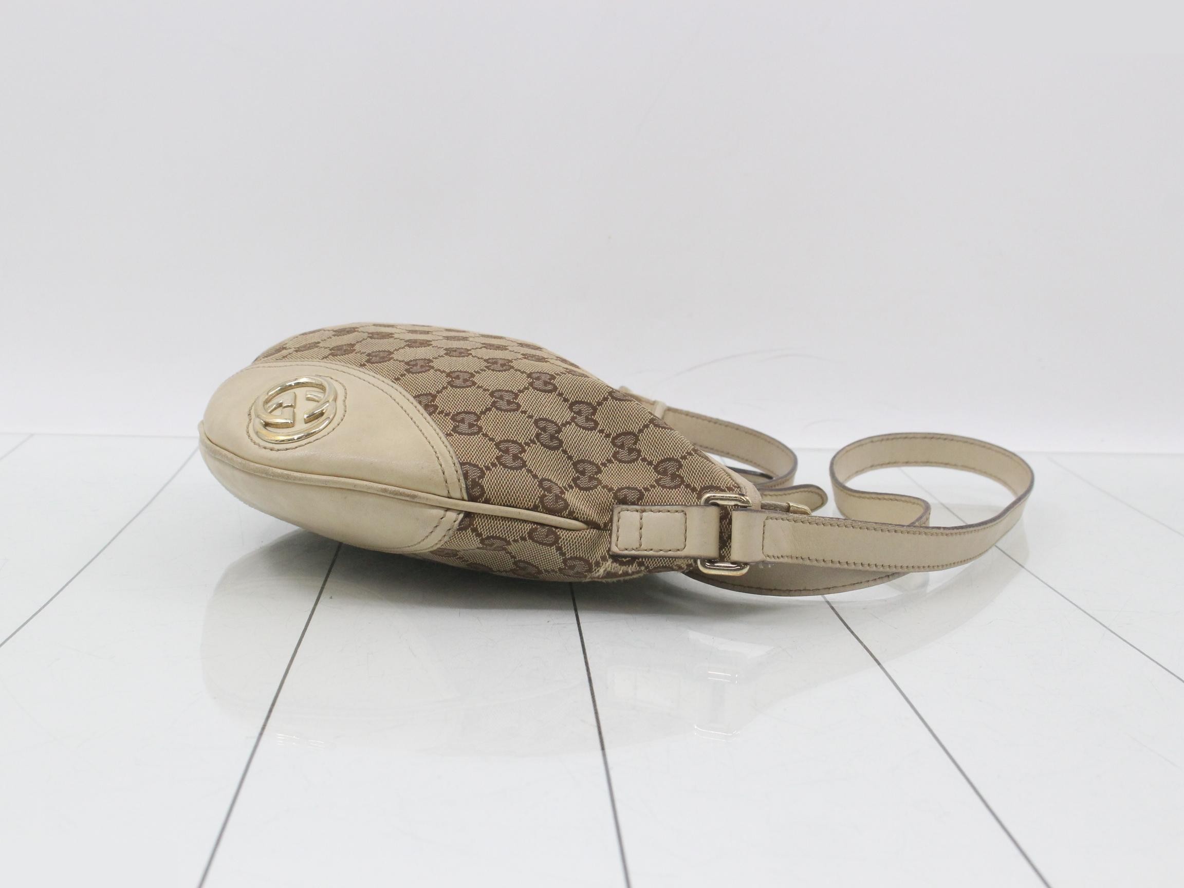 GG Canvas Shoulder Bag 169998 — view 3