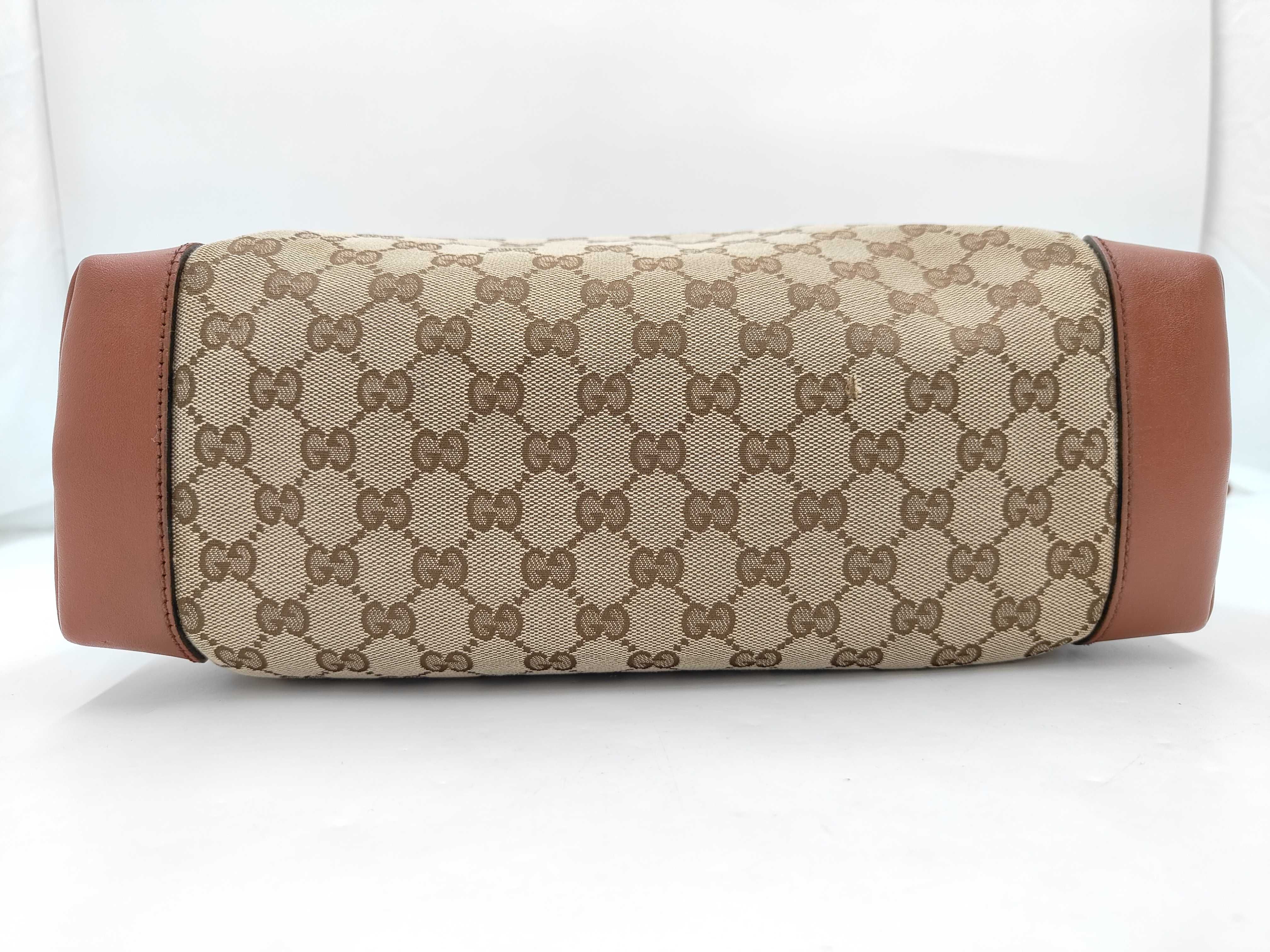 GG Canvas Web Crossbody Messenger Bag (Shoulder Bag) — view 4