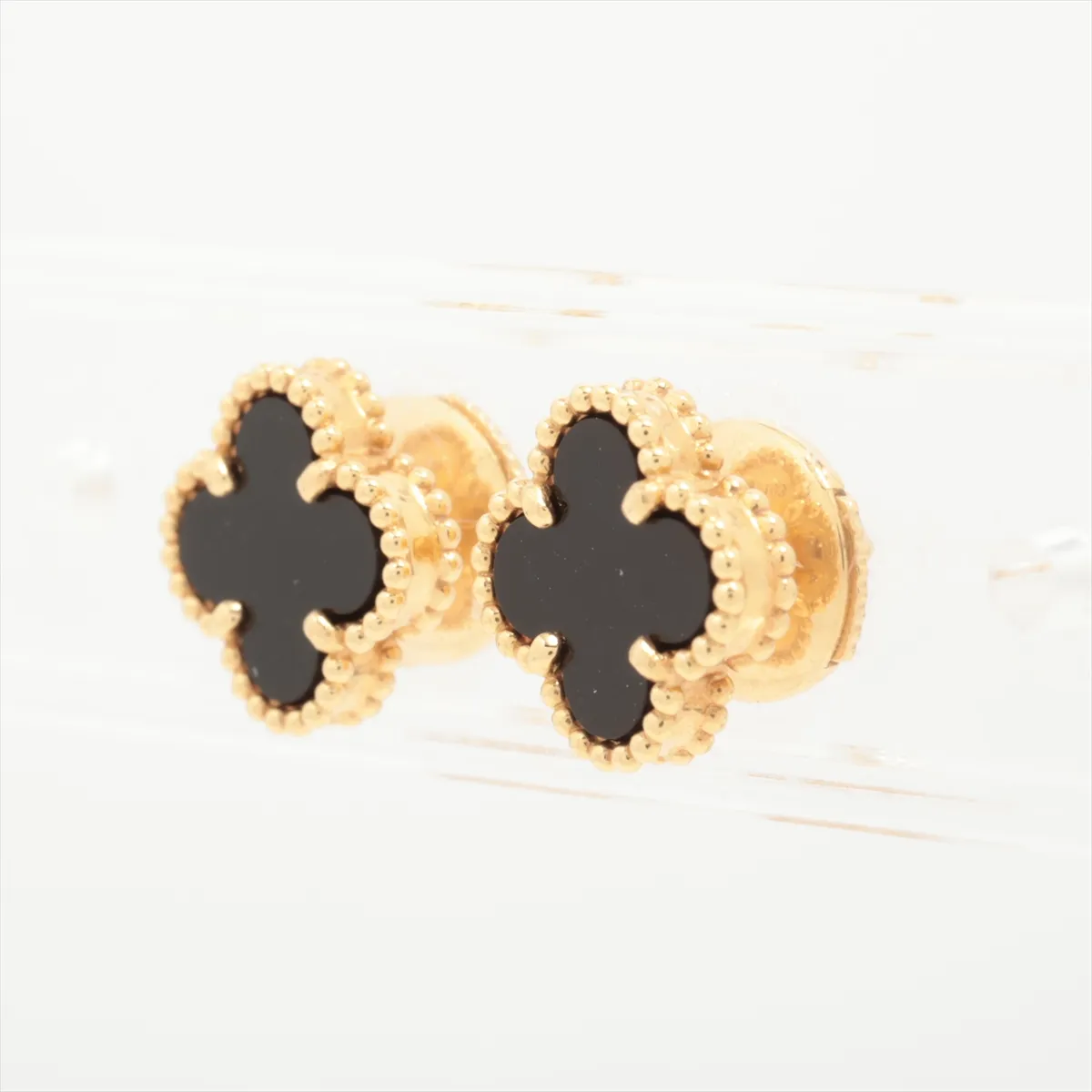 Sweet Alhambra Onyx Earrings 750 (Yellow Gold) 2.7g JA397103 VCARA44900 — view 3