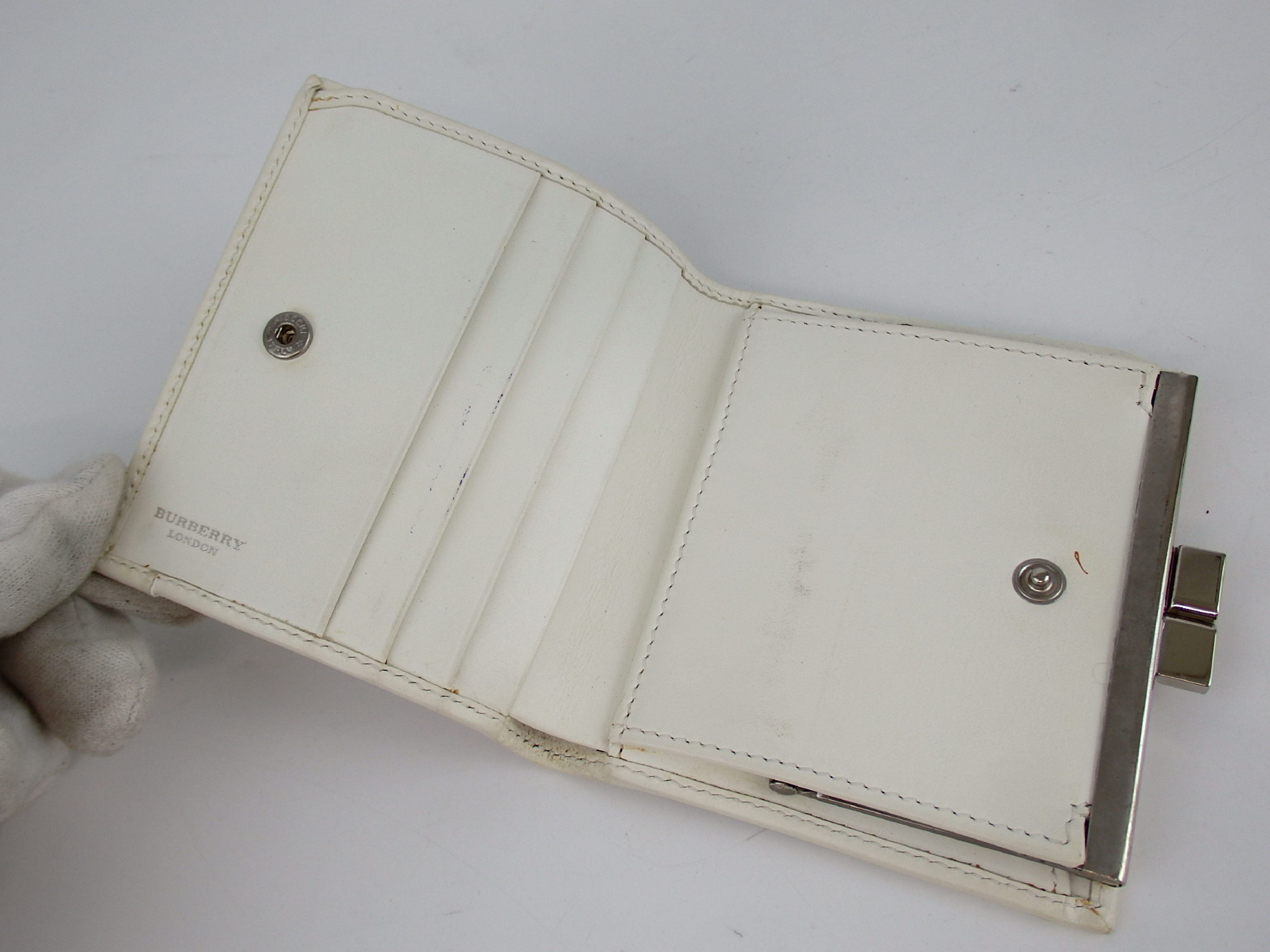 bi-fold wallet — view 7