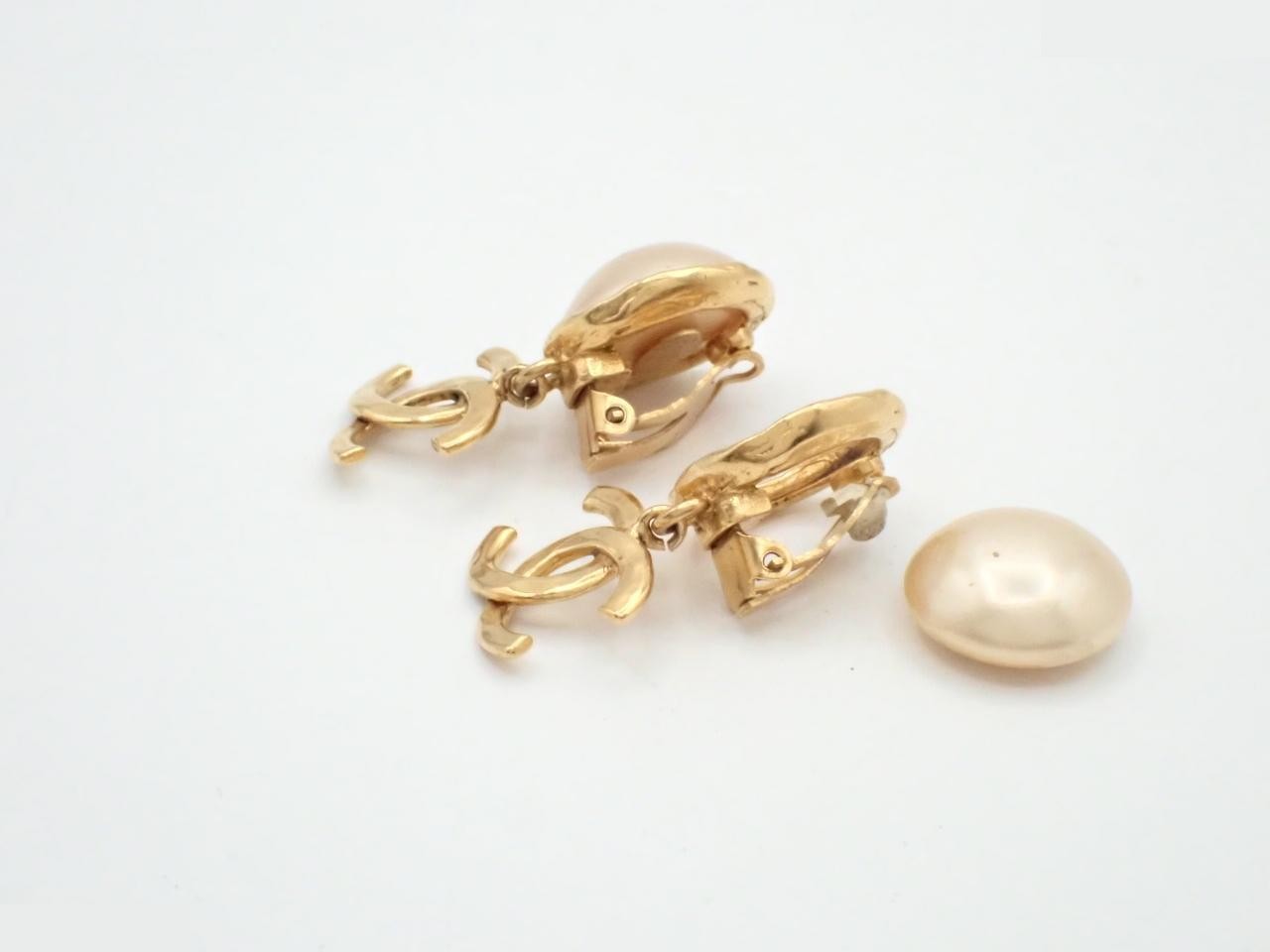 Coco Mark Pearl Earrings, with markings, 94A, GP — view 3