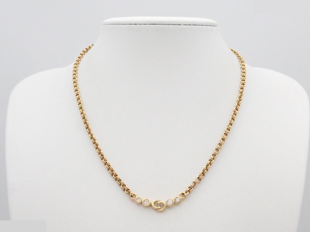 Other line: Precious metals, necklaces, pendants, neck circumference approximately 41 cm. — view 3