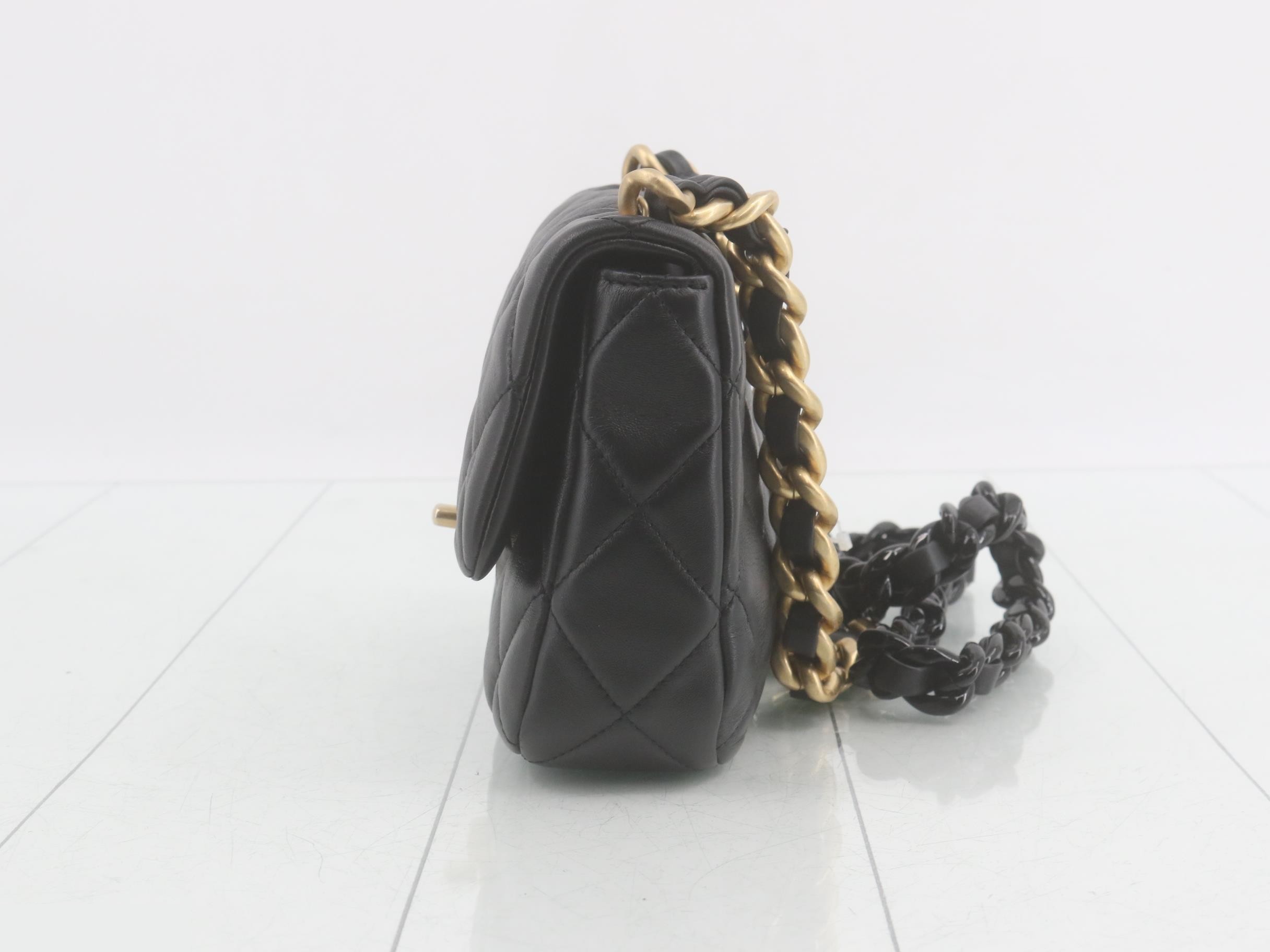Matelassé Half-Plastic Chain Shoulder Bag — view 3