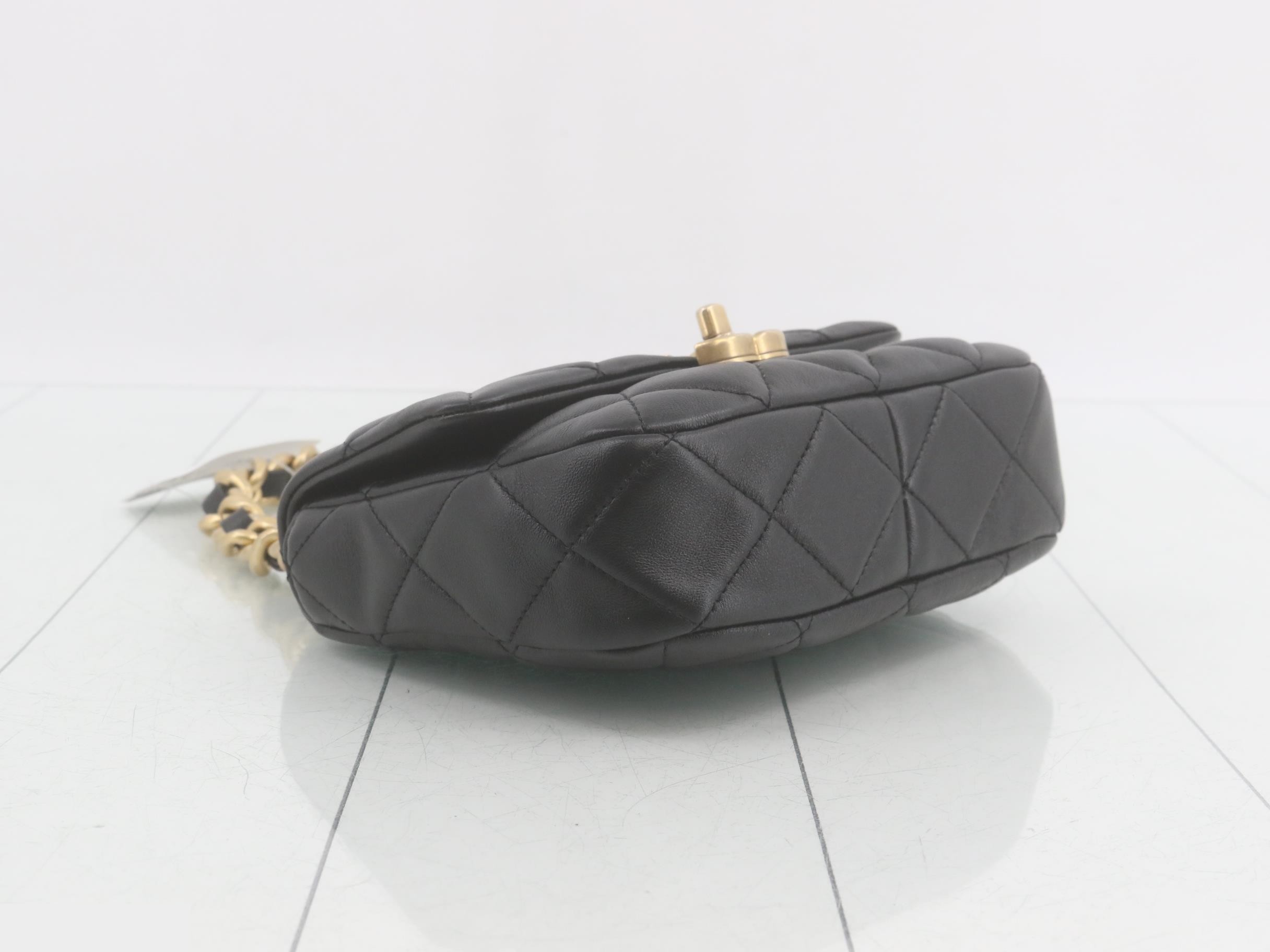 Matelassé Half-Plastic Chain Shoulder Bag — view 5