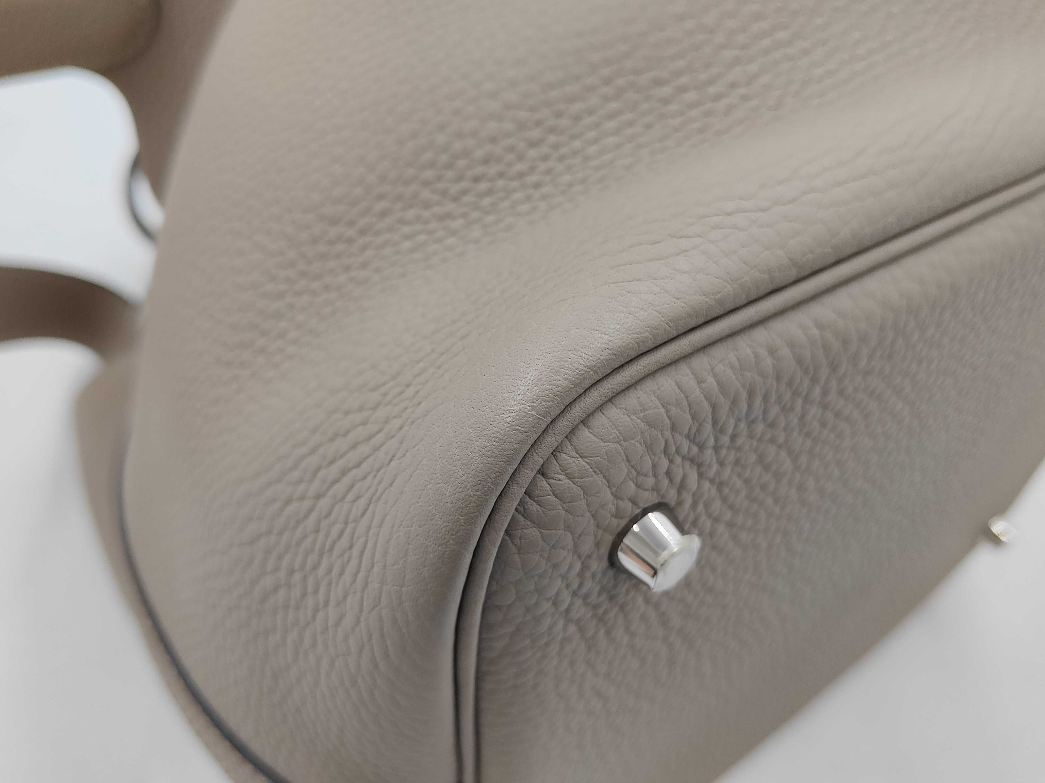 Trion Clemence Beige Picotin 22 Handbag (T stamp) — view 6