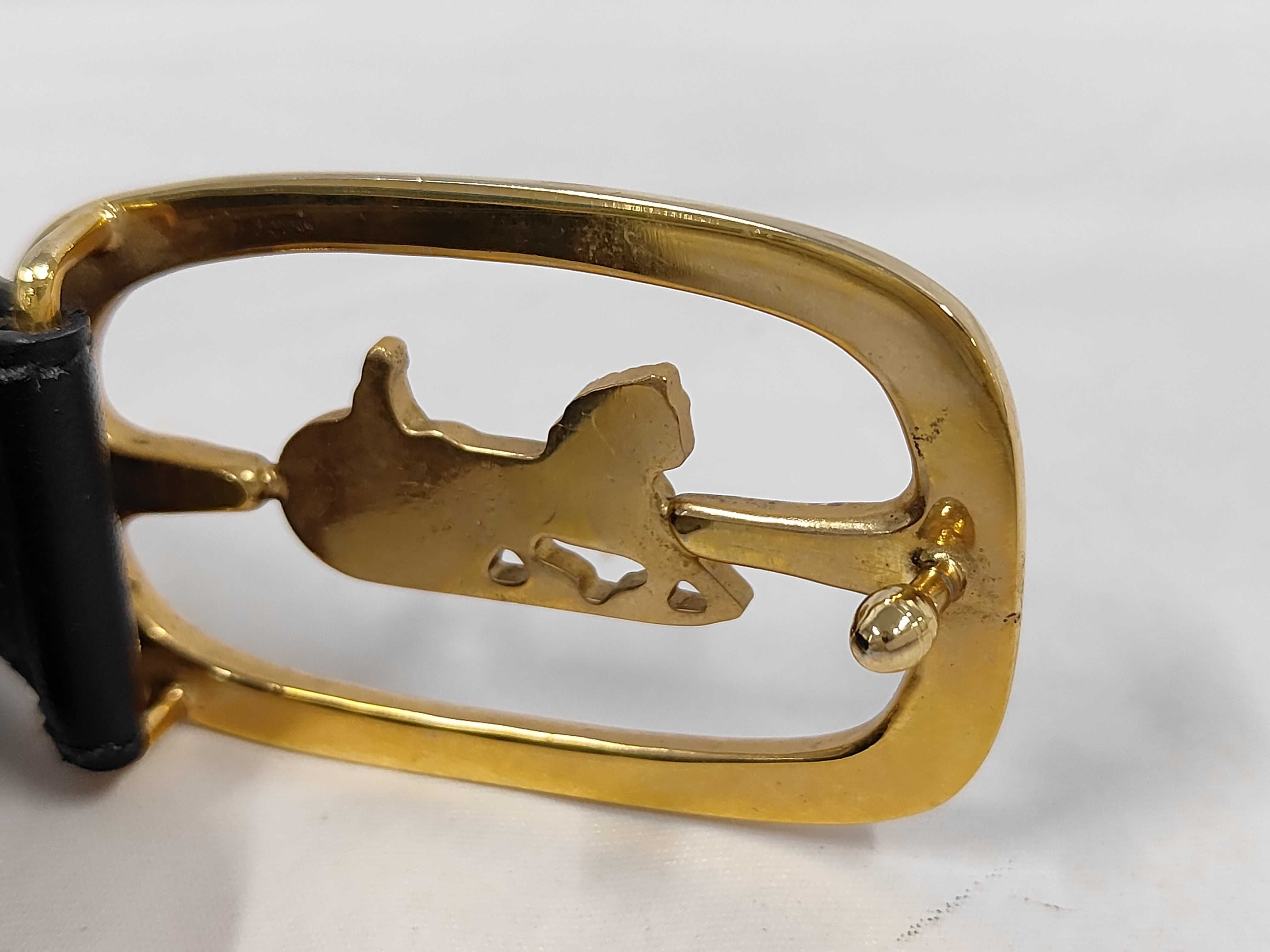 leather belt with carriage-style buckle. — view 3