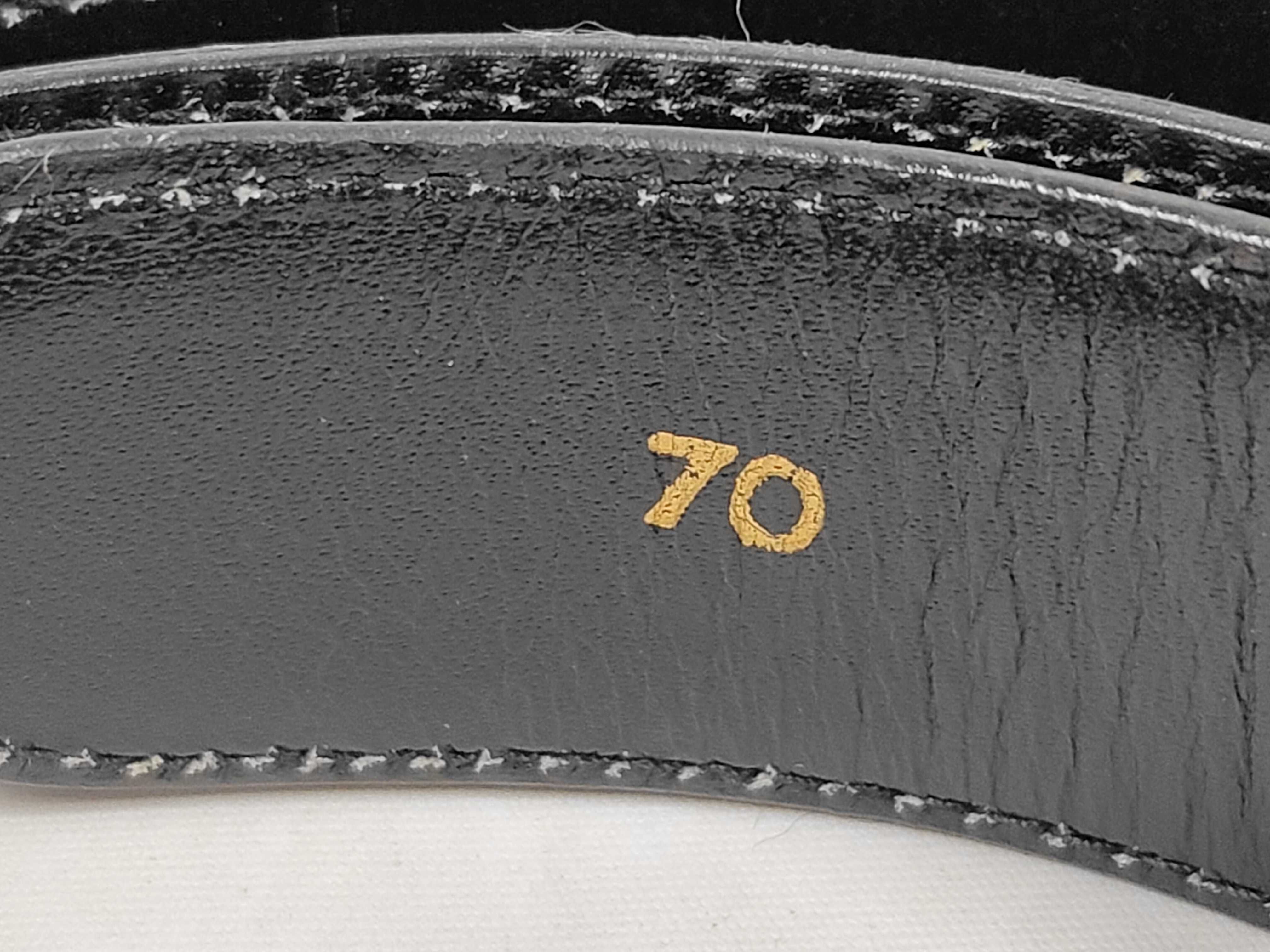 leather belt with carriage-style buckle. — view 5
