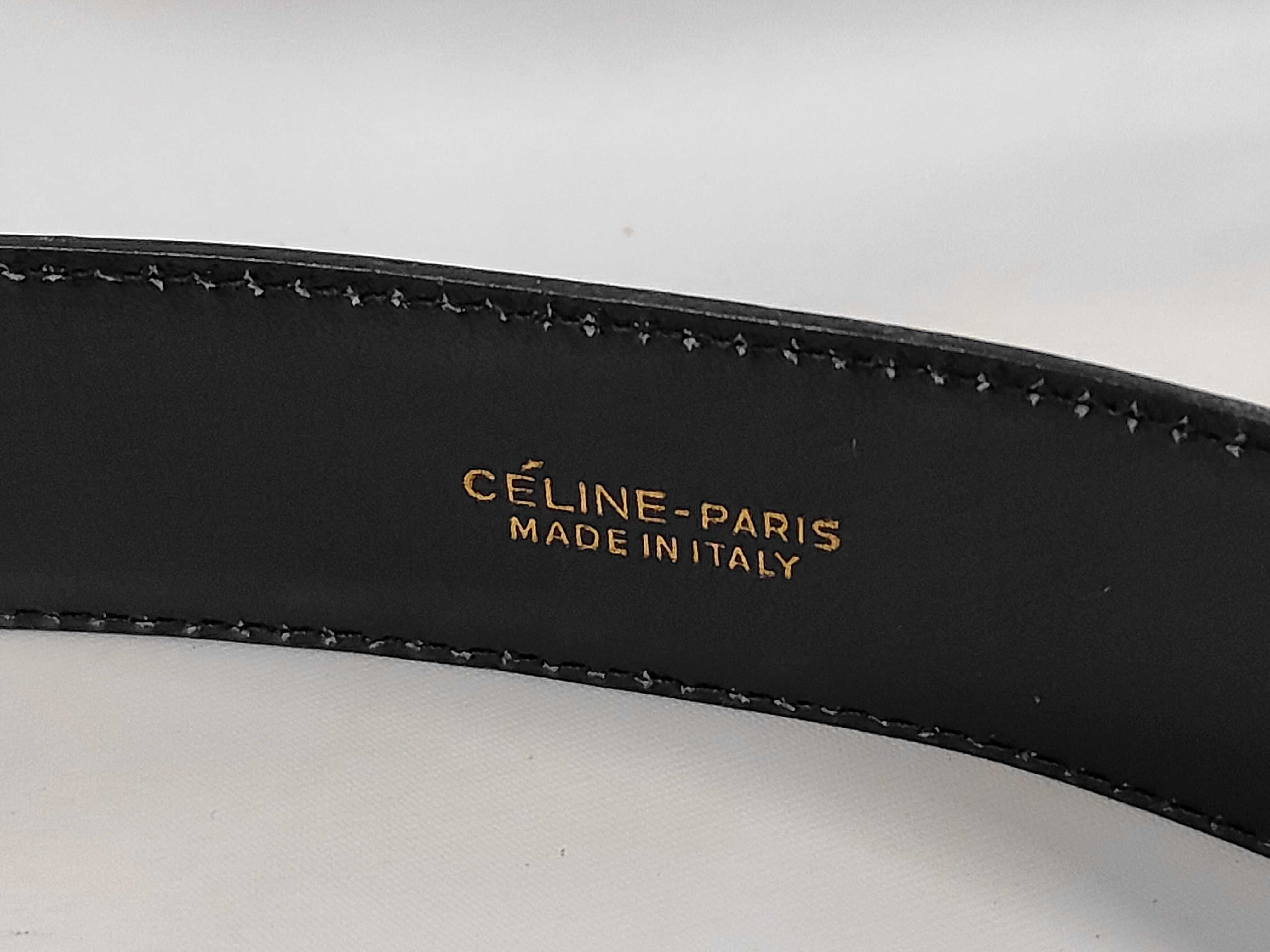 leather belt with carriage-style buckle. — view 7