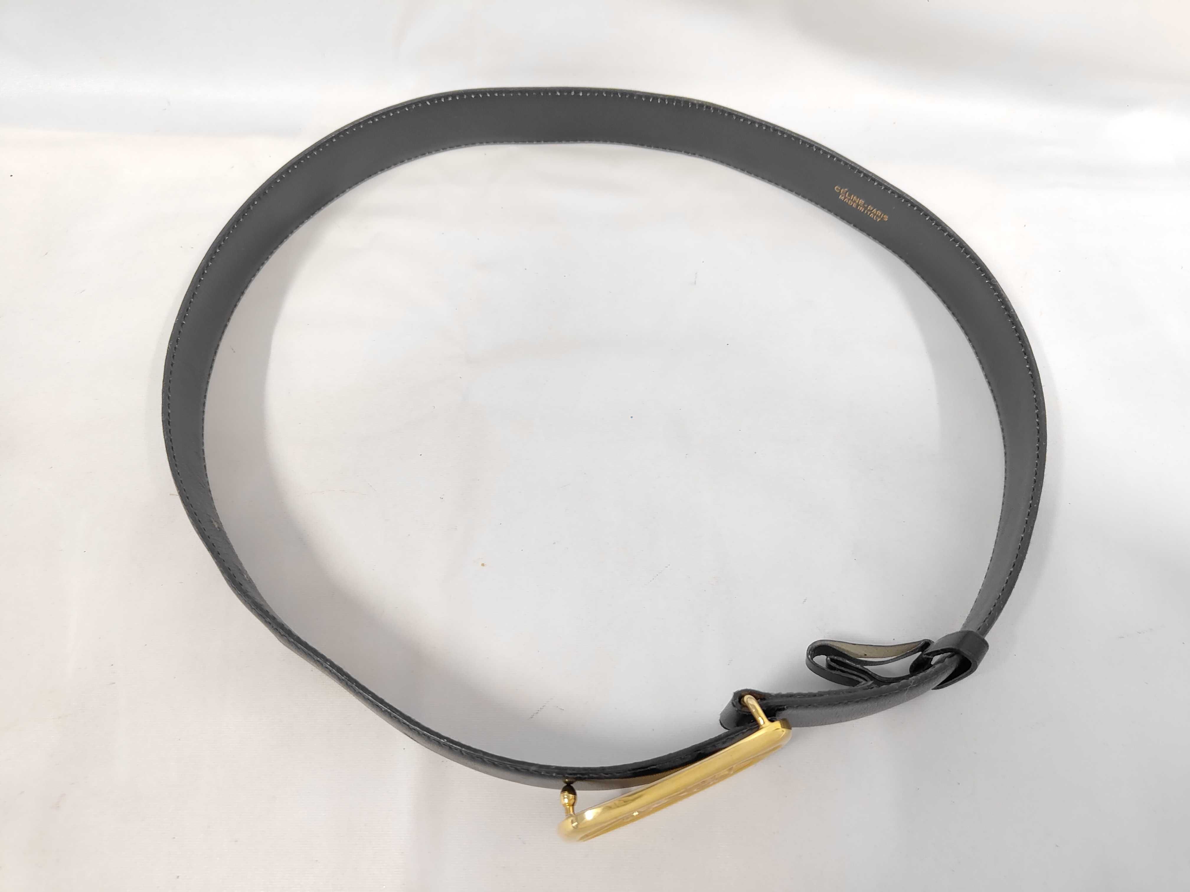 leather belt with carriage-style buckle. — view 8
