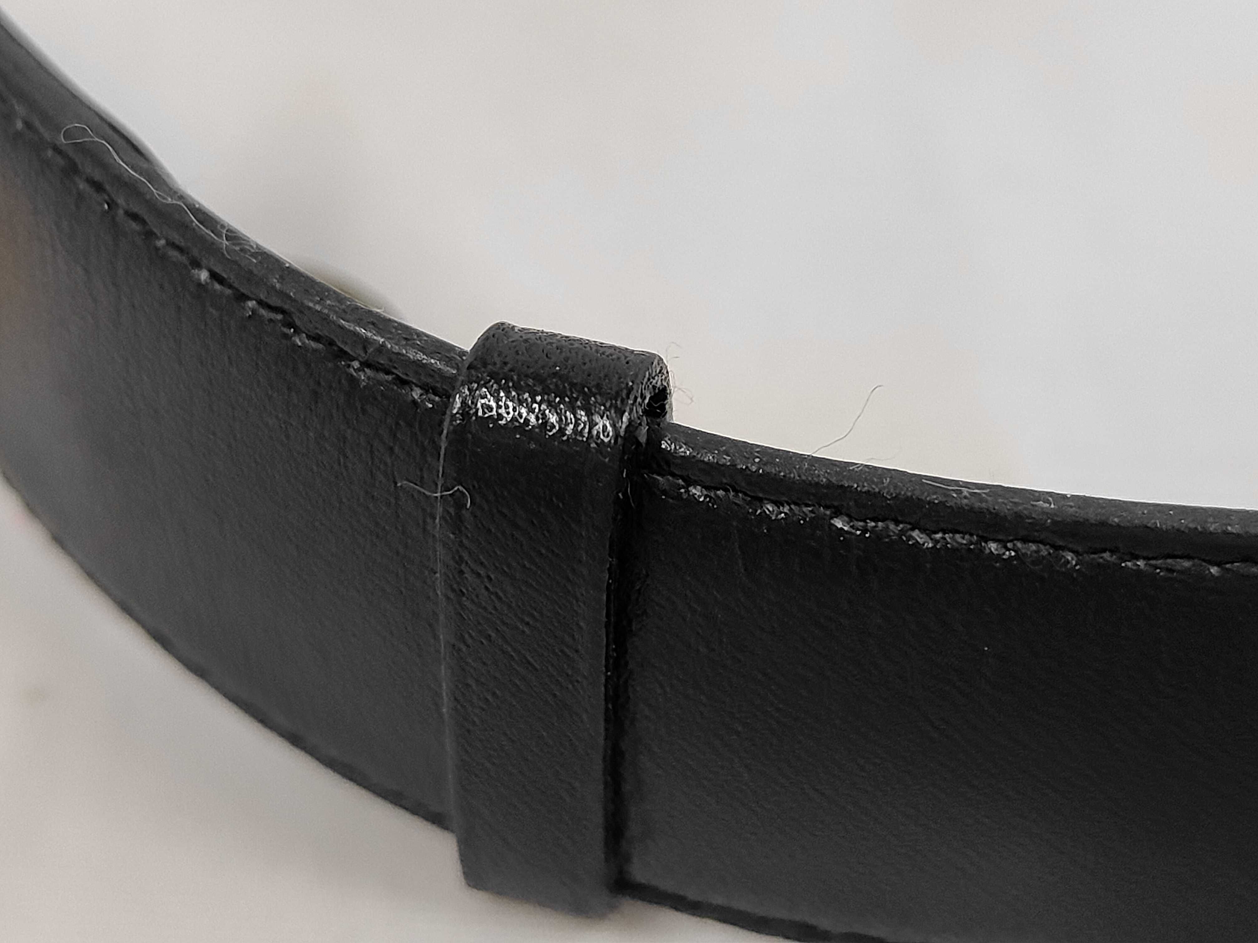 leather belt with carriage-style buckle. — view 10