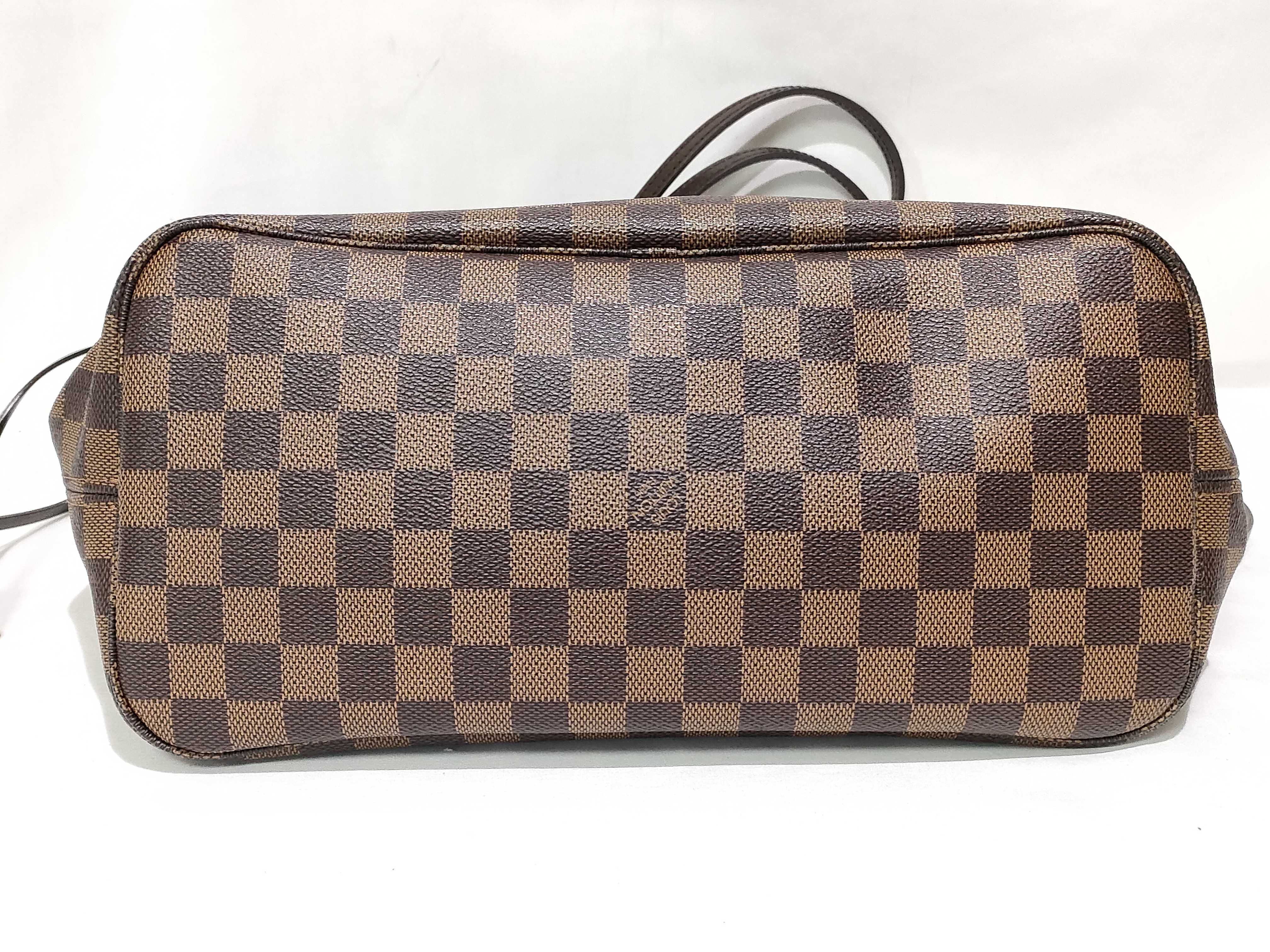 Damier Neverfull MM Tote Bag — view 7