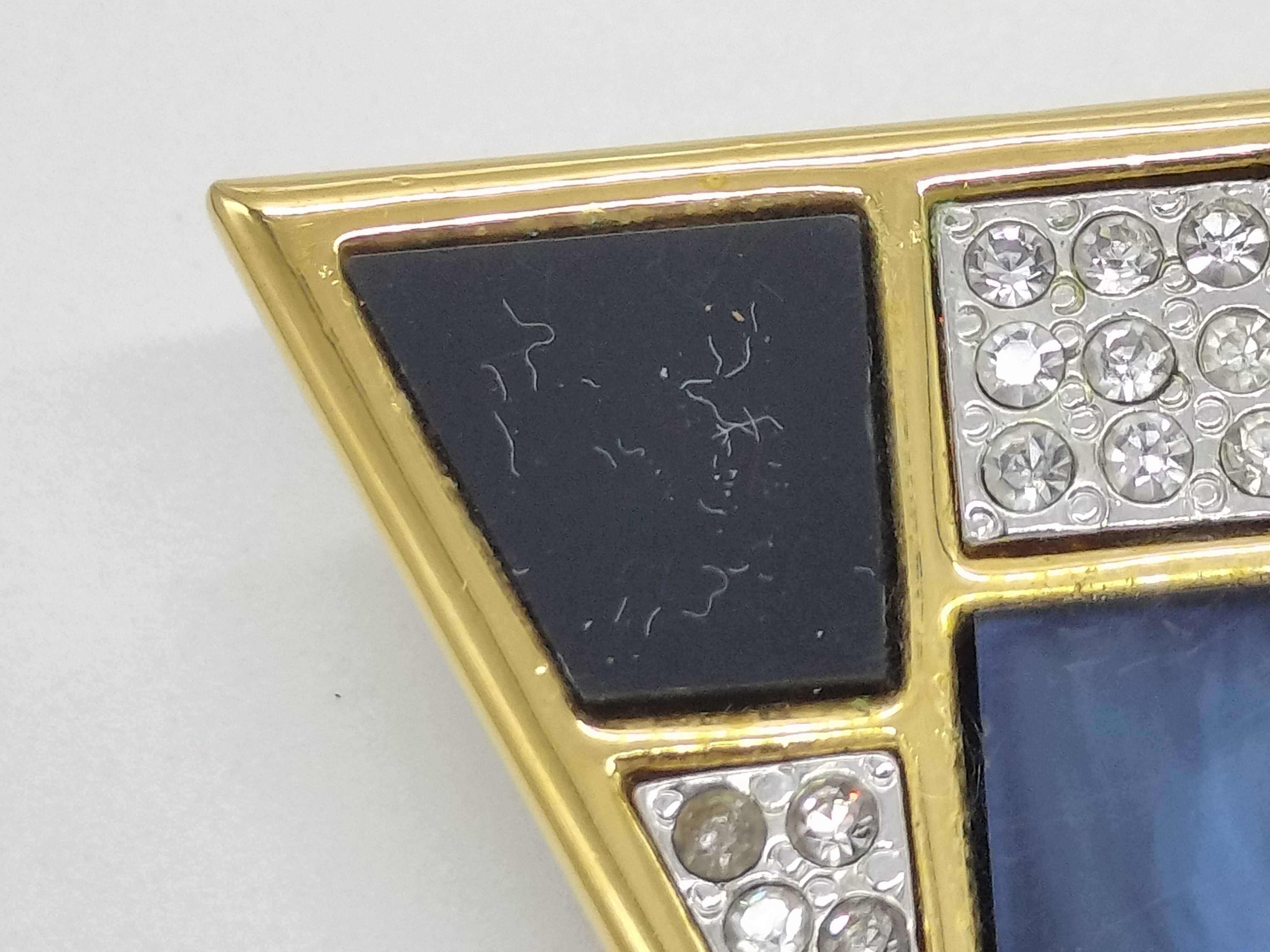 brooch — view 4