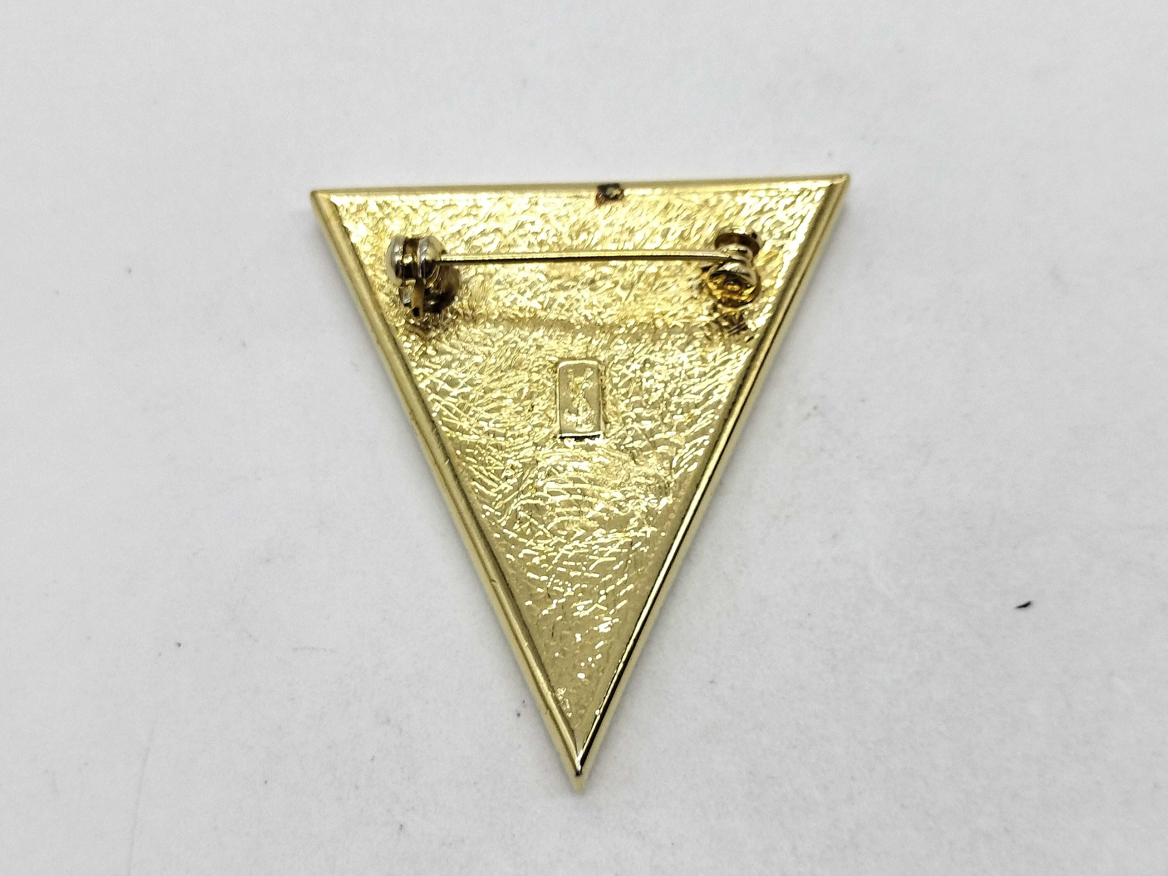 brooch — view 5