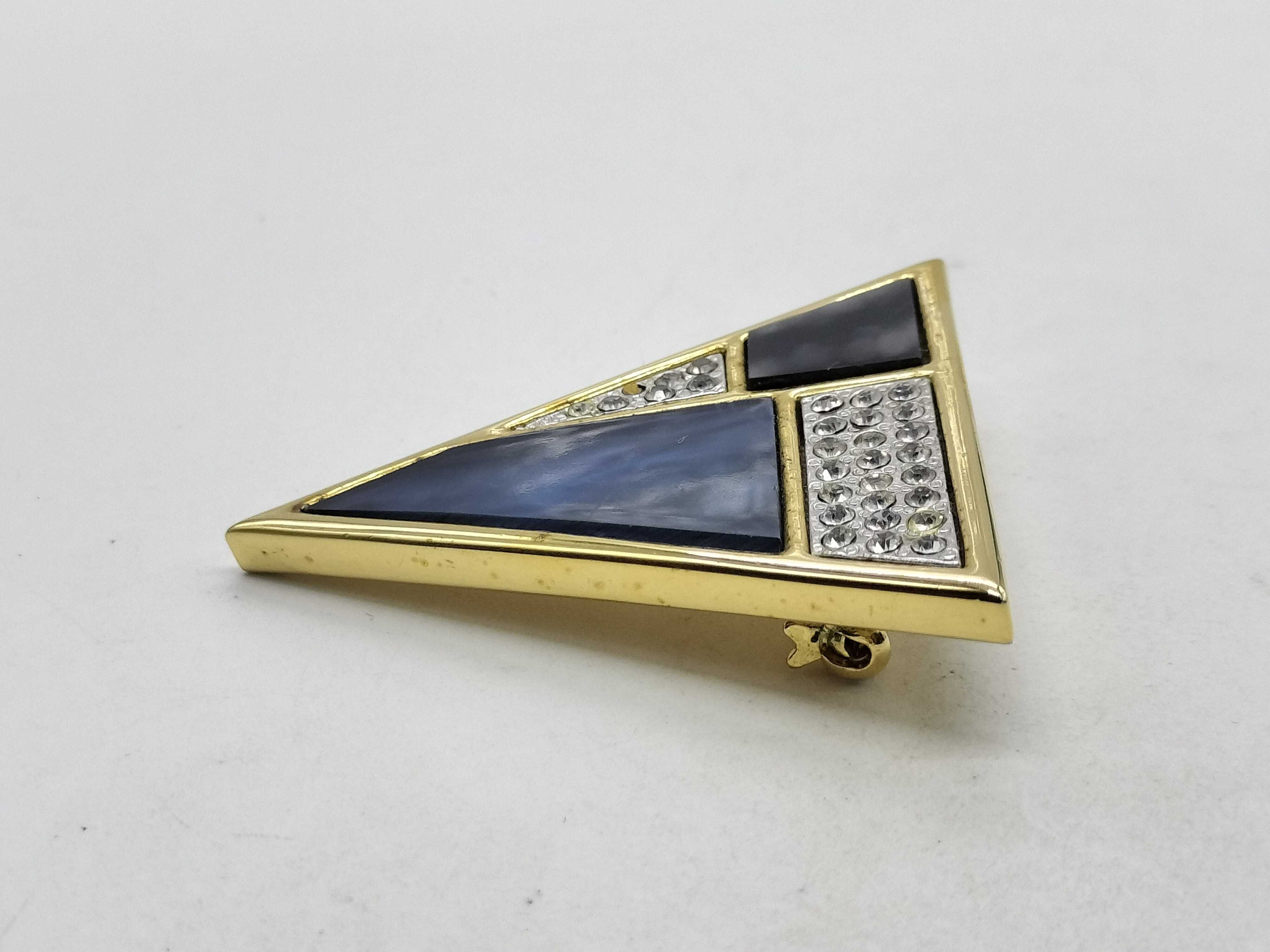 brooch — view 7