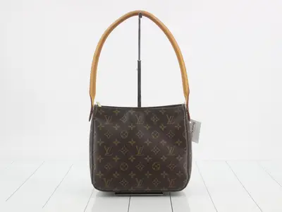 Looping MM Shoulder Bag