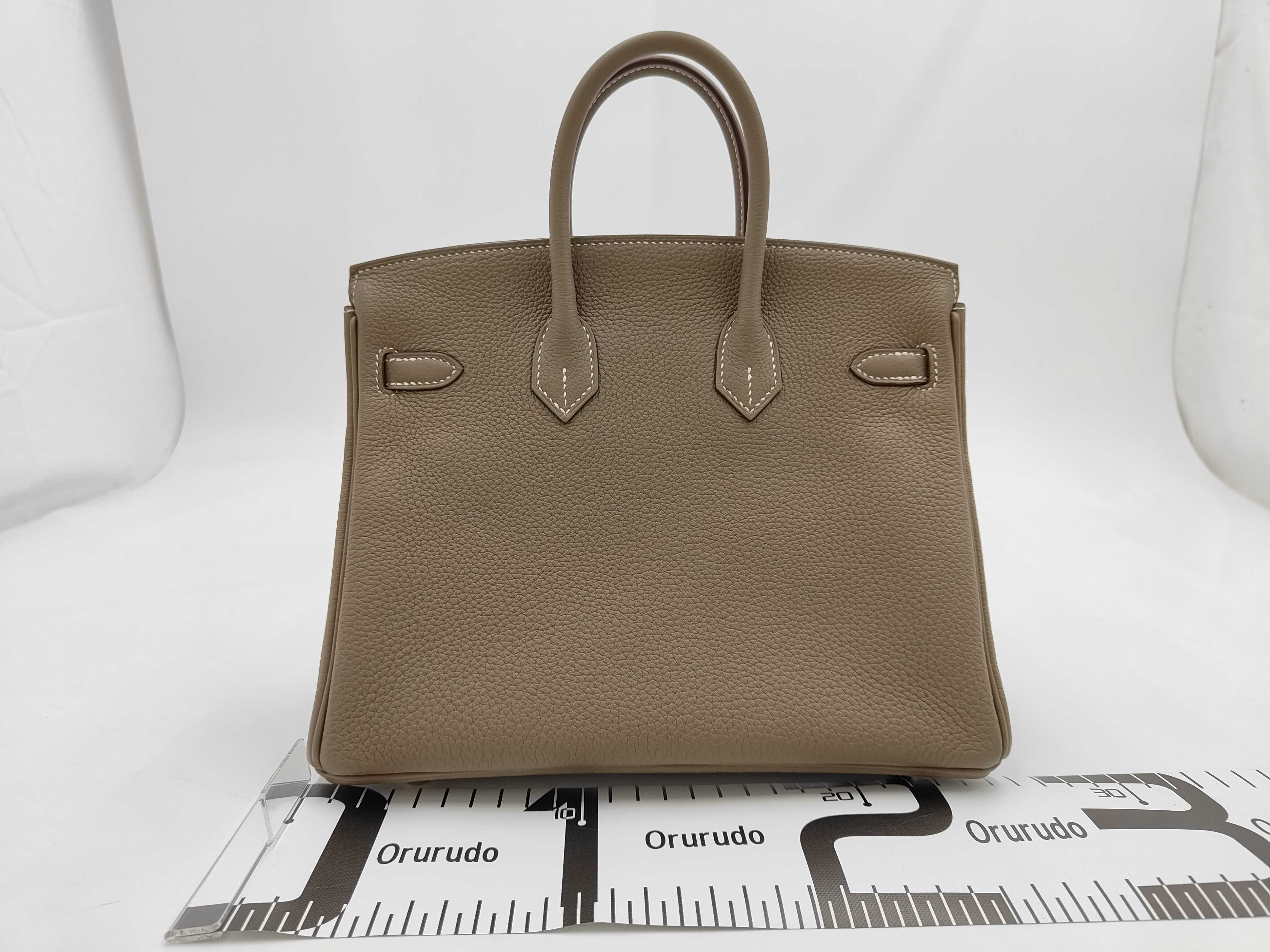 Birkin 25 Togo Etoupe B stamp 2023 Handbag with box, dust bag, padlock, key, and clochette. — view 2