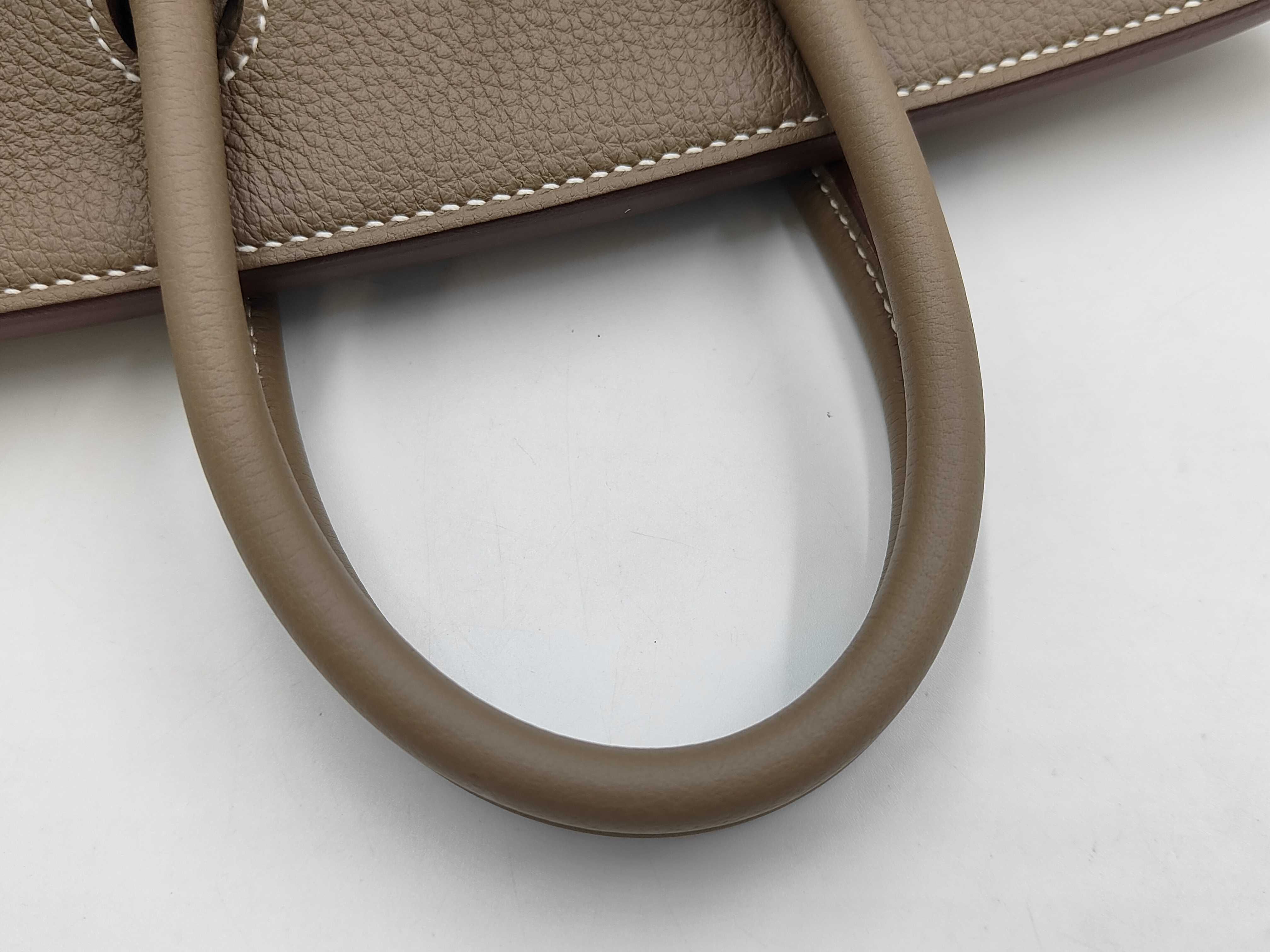Birkin 25 Togo Etoupe B stamp 2023 Handbag with box, dust bag, padlock, key, and clochette. — view 3