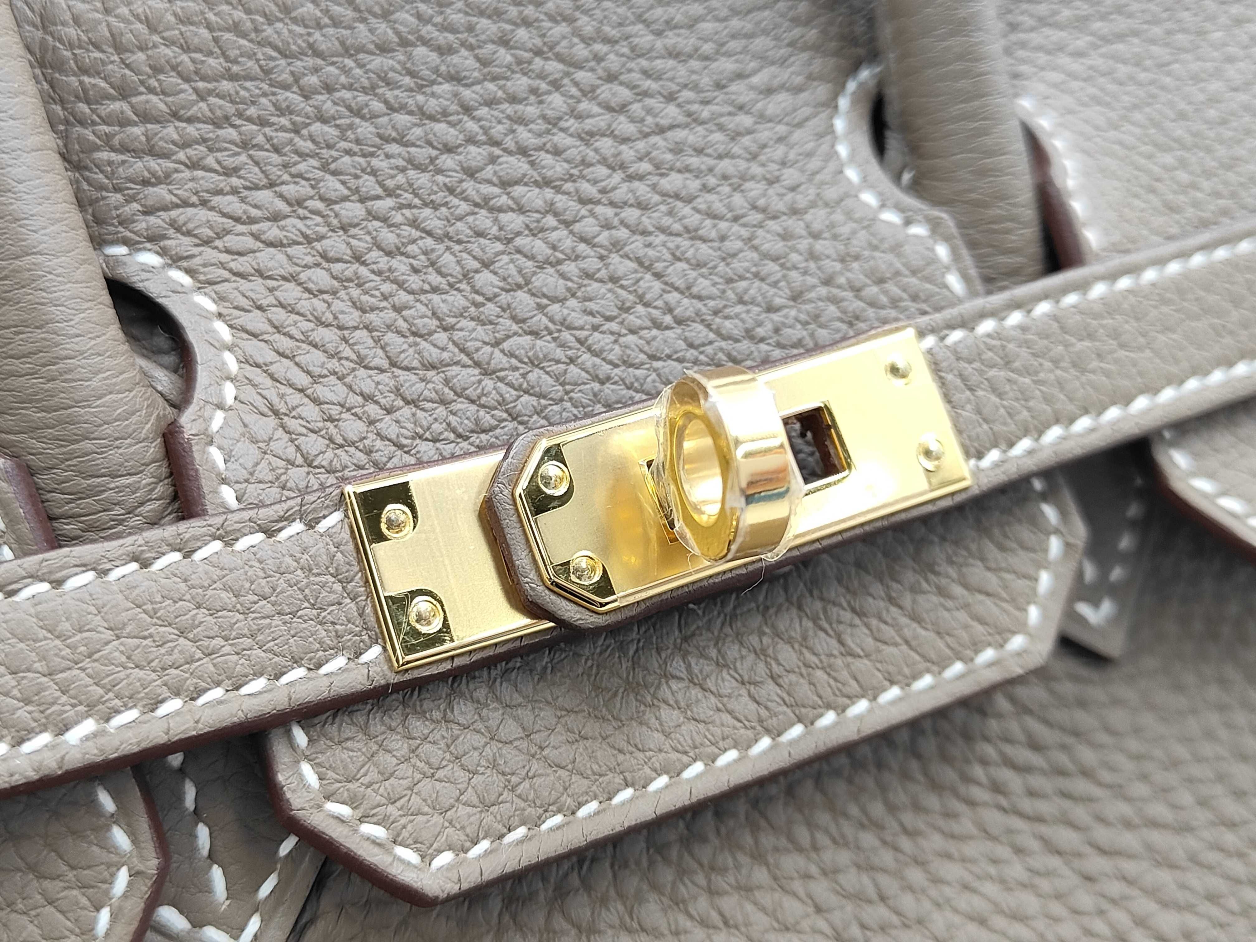 Birkin 25 Togo Etoupe B stamp 2023 Handbag with box, dust bag, padlock, key, and clochette. — view 6