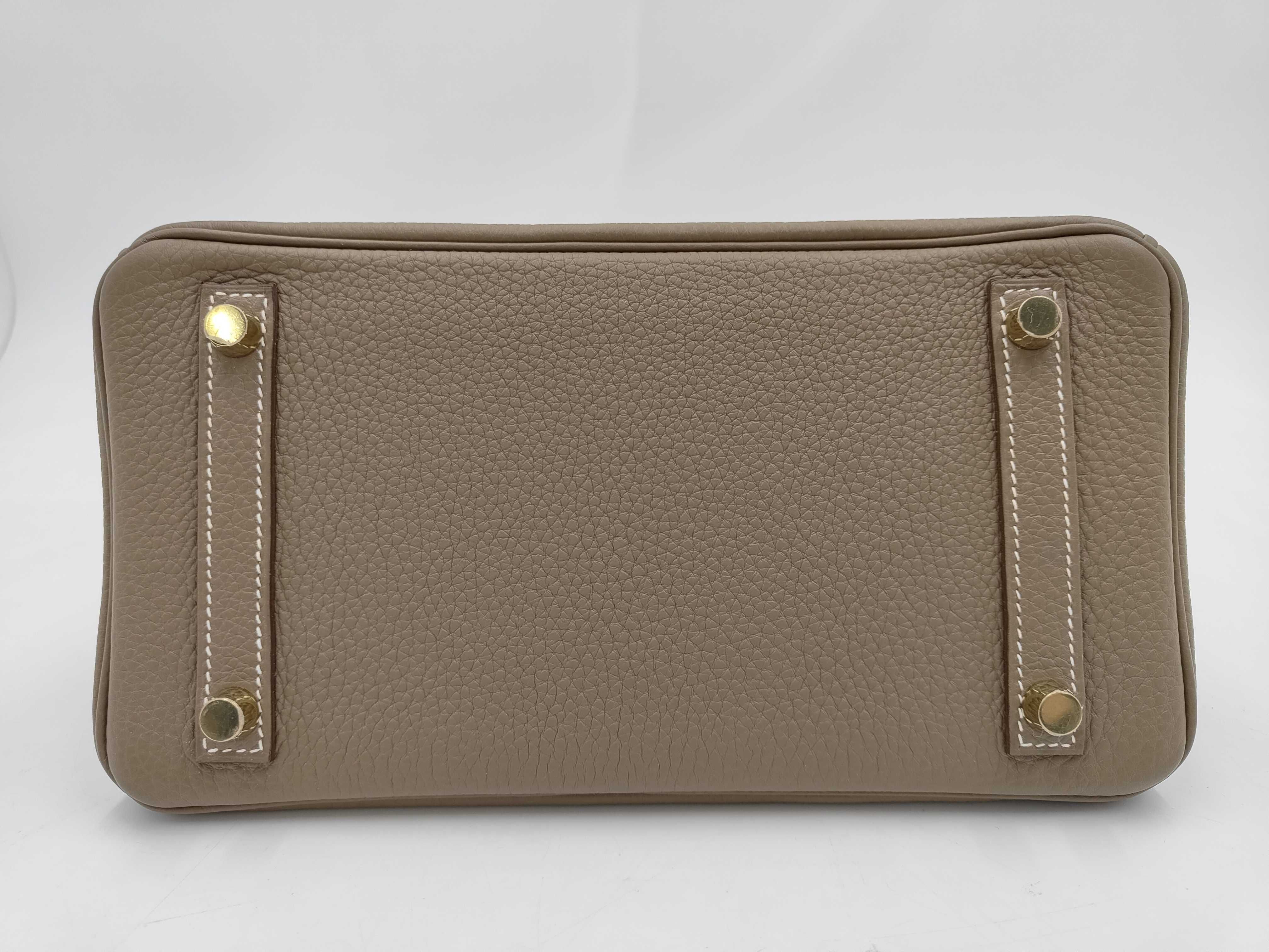 Birkin 25 Togo Etoupe B stamp 2023 Handbag with box, dust bag, padlock, key, and clochette. — view 7