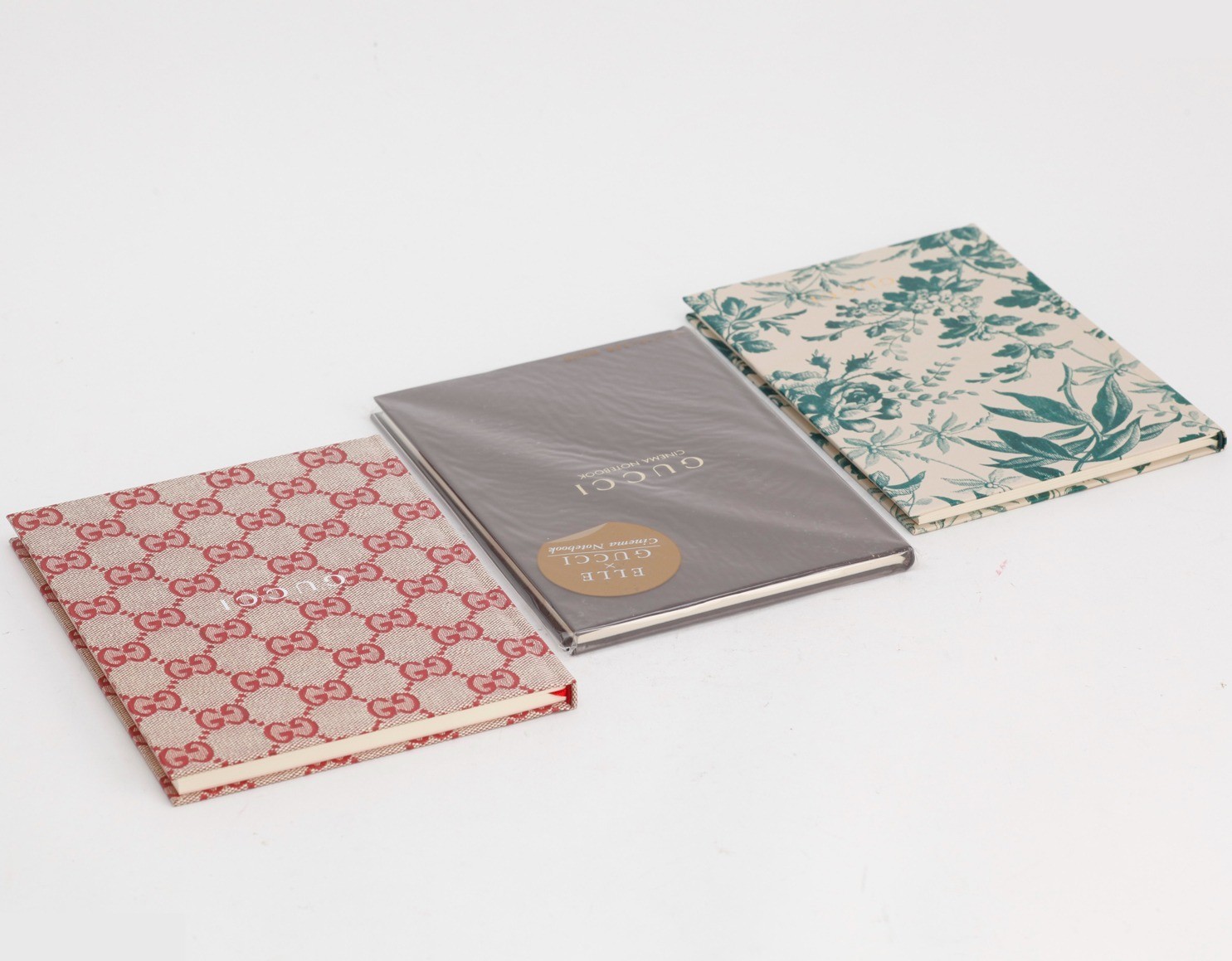 Three unused notebooks, set of novelty items. — view 3
