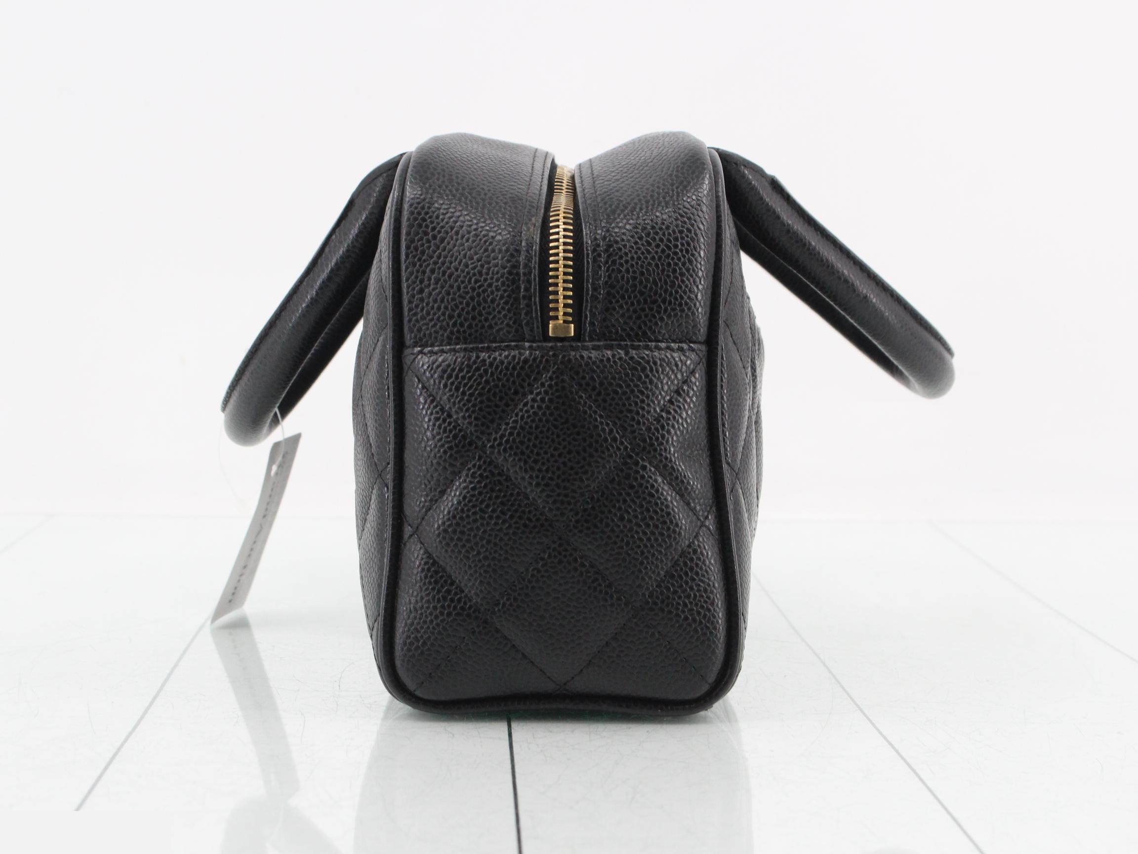 Matelassé caviar leather handbag, black — view 3