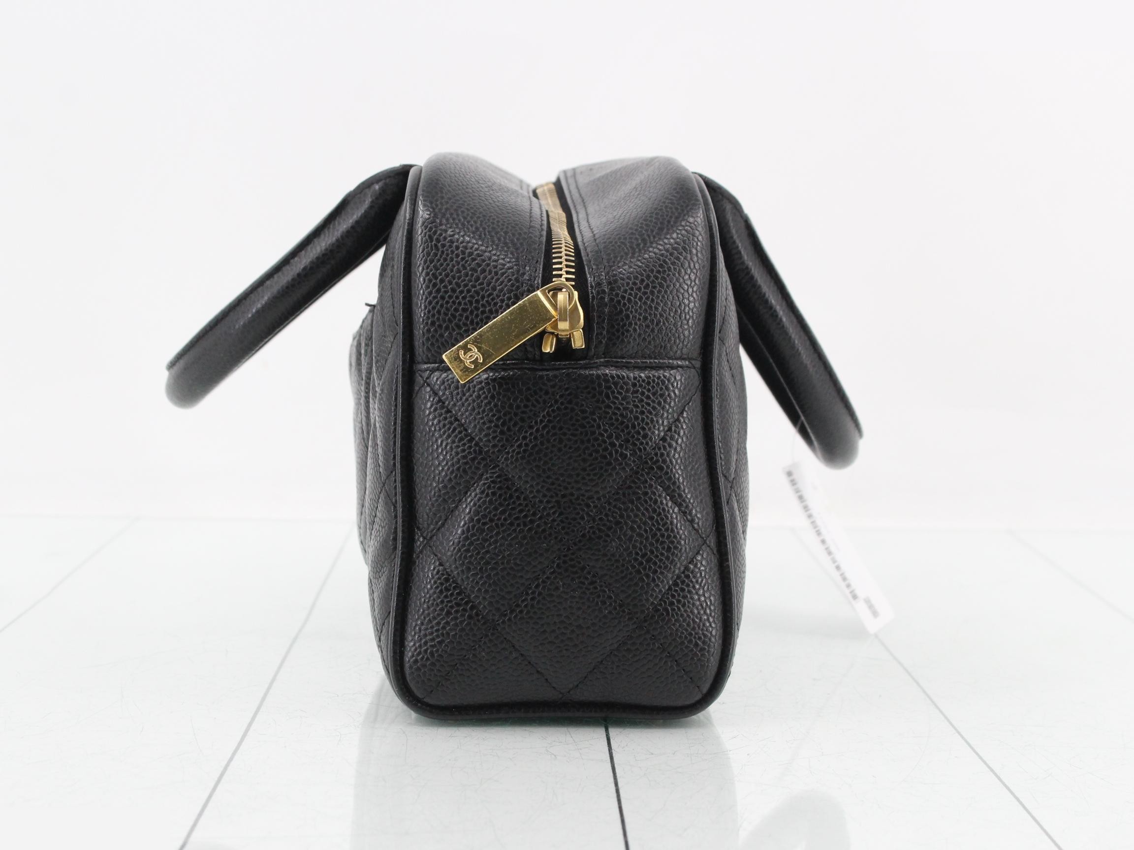 Matelassé caviar leather handbag, black — view 4