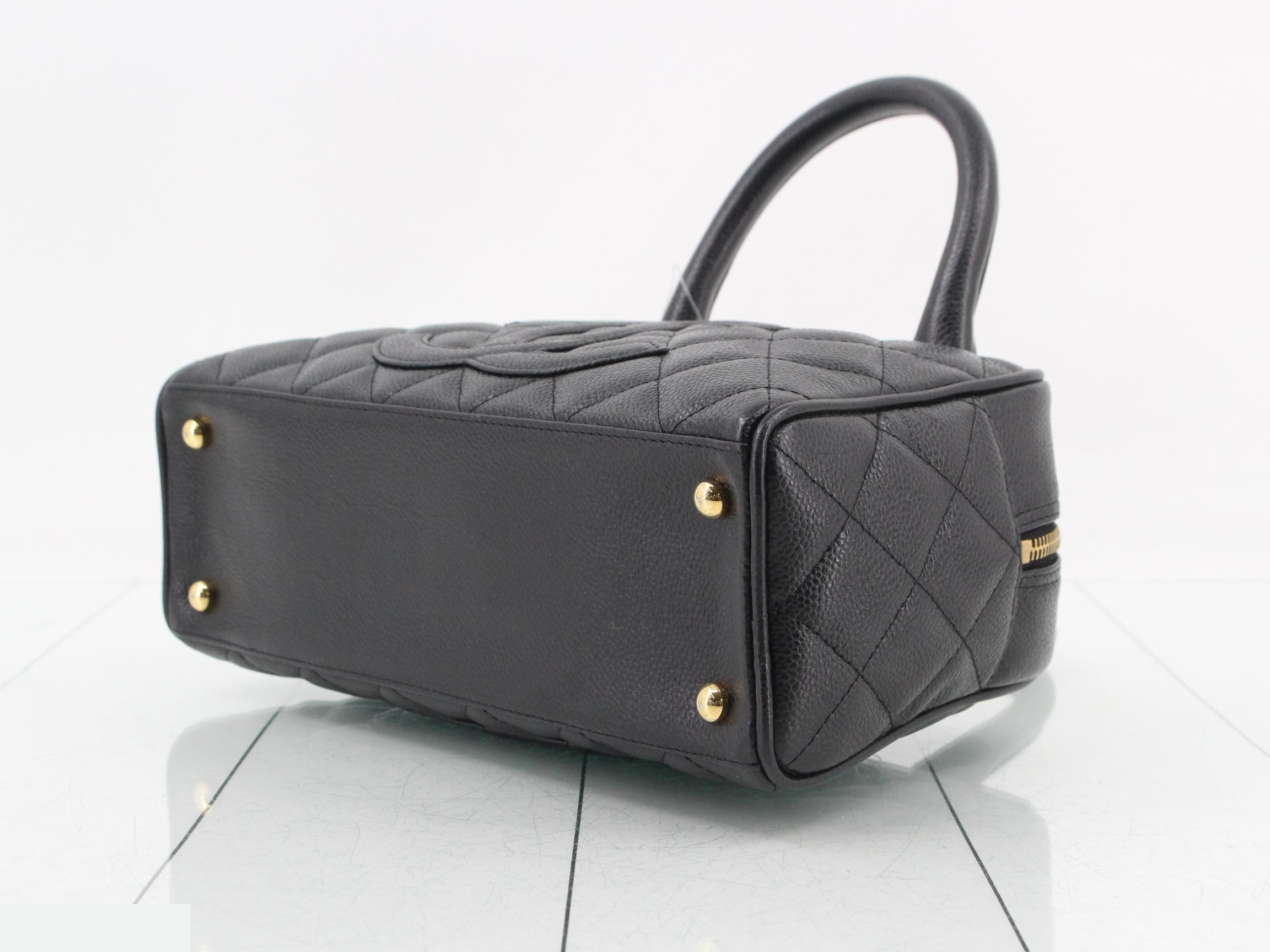 Matelassé caviar leather handbag, black — view 6