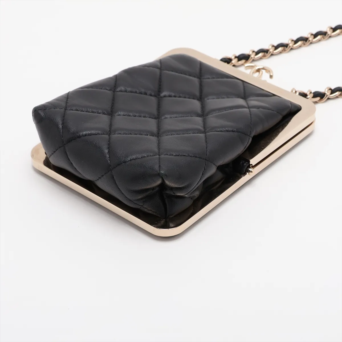 Matelassé Lambskin x Plastic Chain Shoulder Bag, Kiss Closure, Black with Gold Hardware, 31771612, Serial Number 31 — view 3