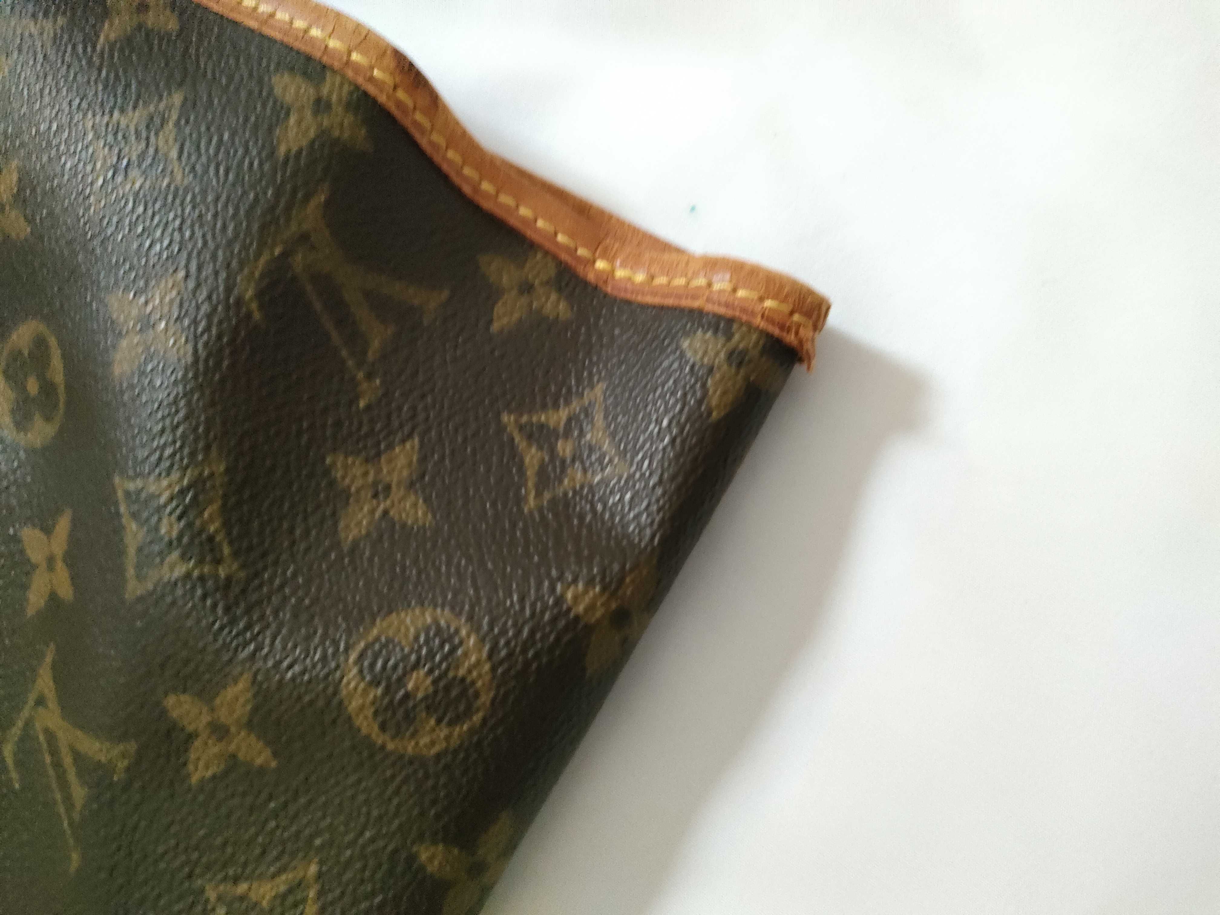 Monogram Louis Vuitton LV Monogram Us Porteau Habits Bag with Hanger — view 4