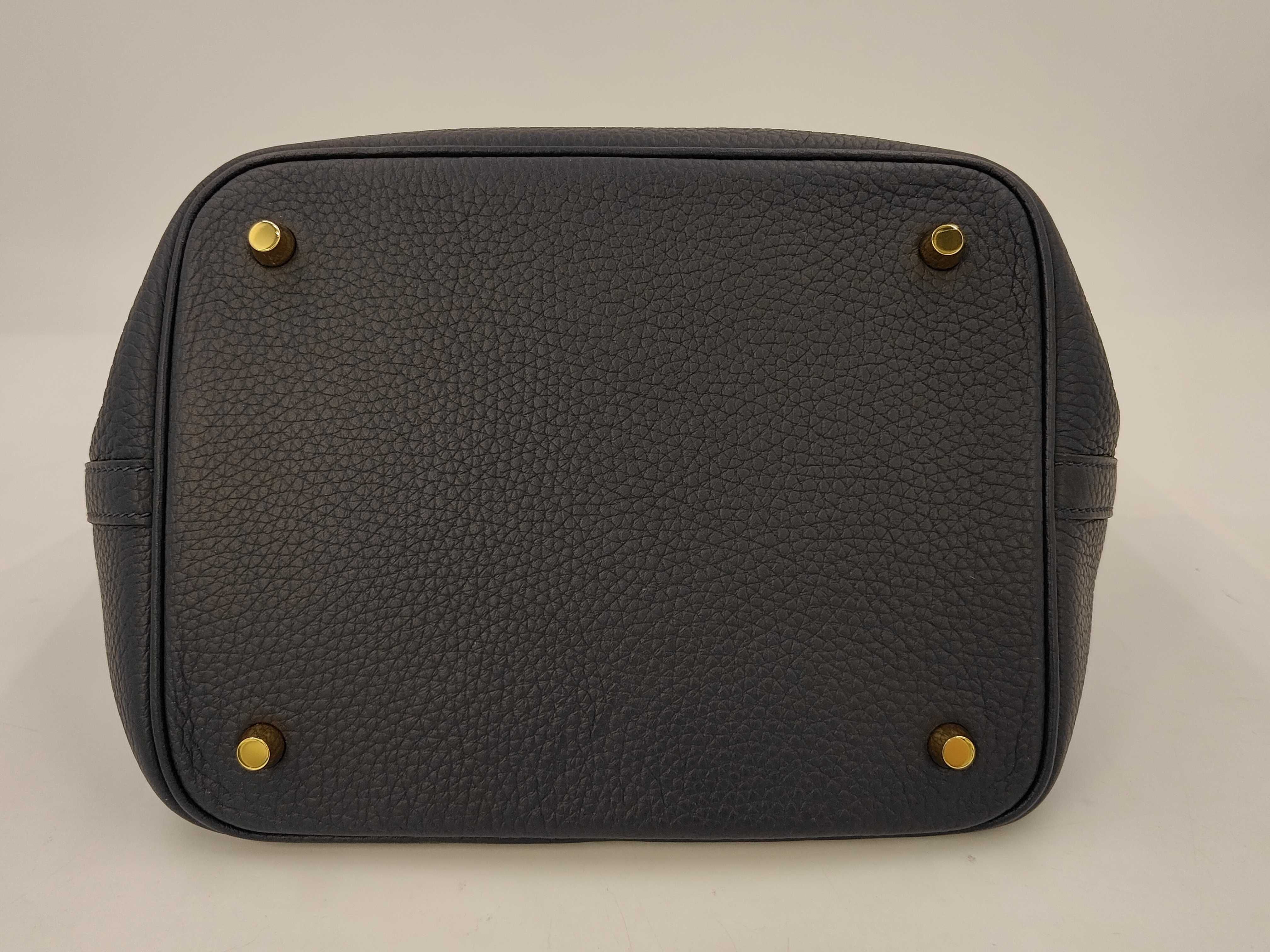 Taurillon Clemence Picotin MM U-stamp Navy Handbag — view 7