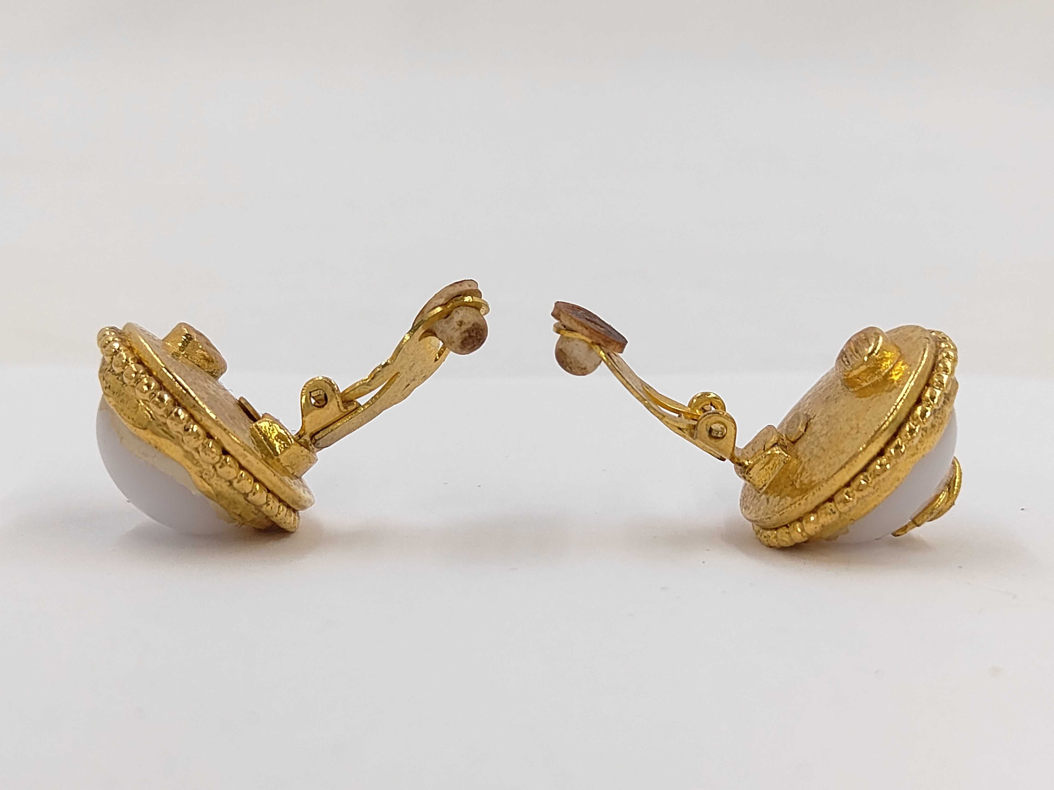 Round Coco Pearl Gold (YG) Earrings — view 4