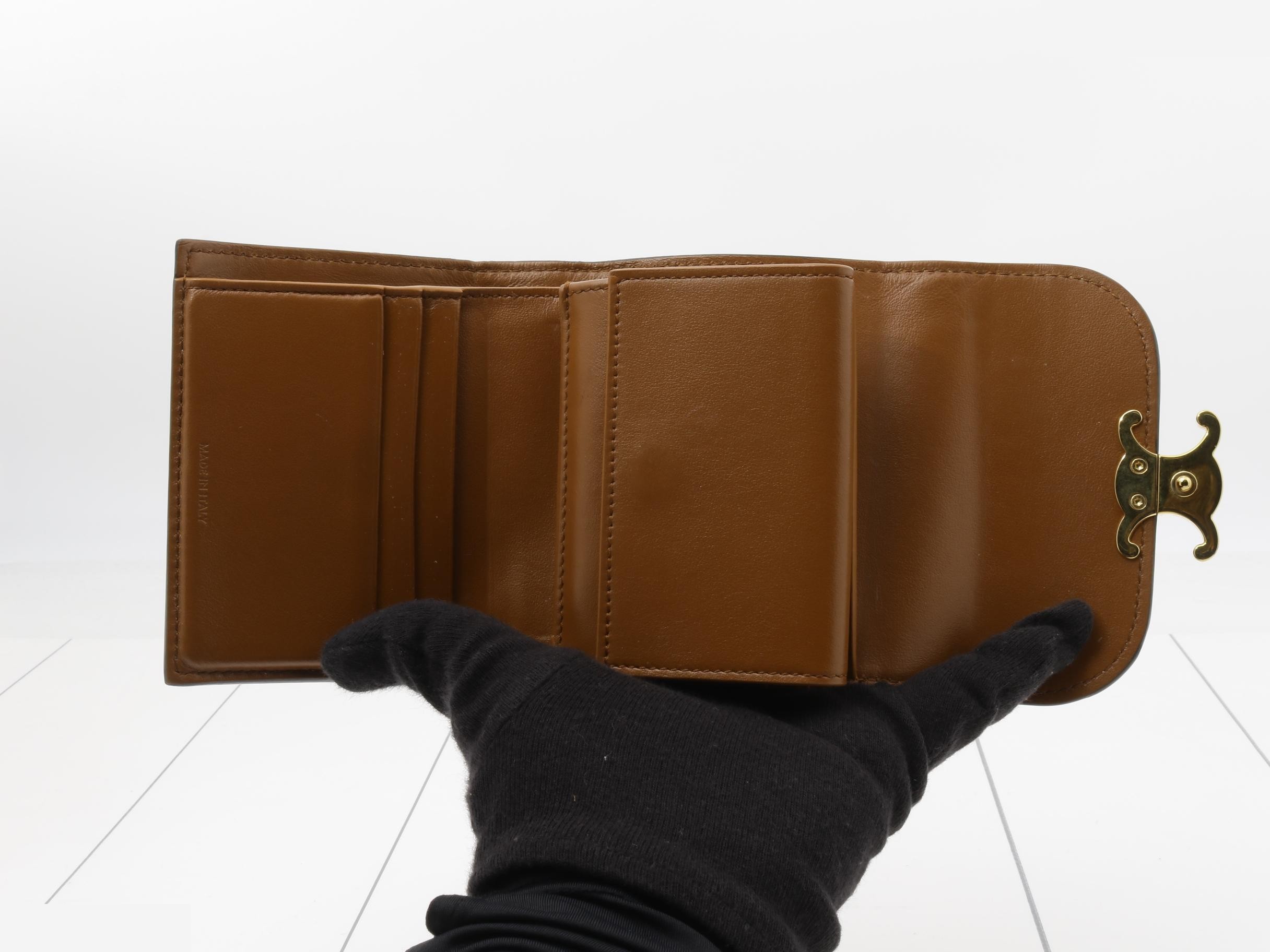 Trifold Triomphe folding wallet, brown, with box. — view 4