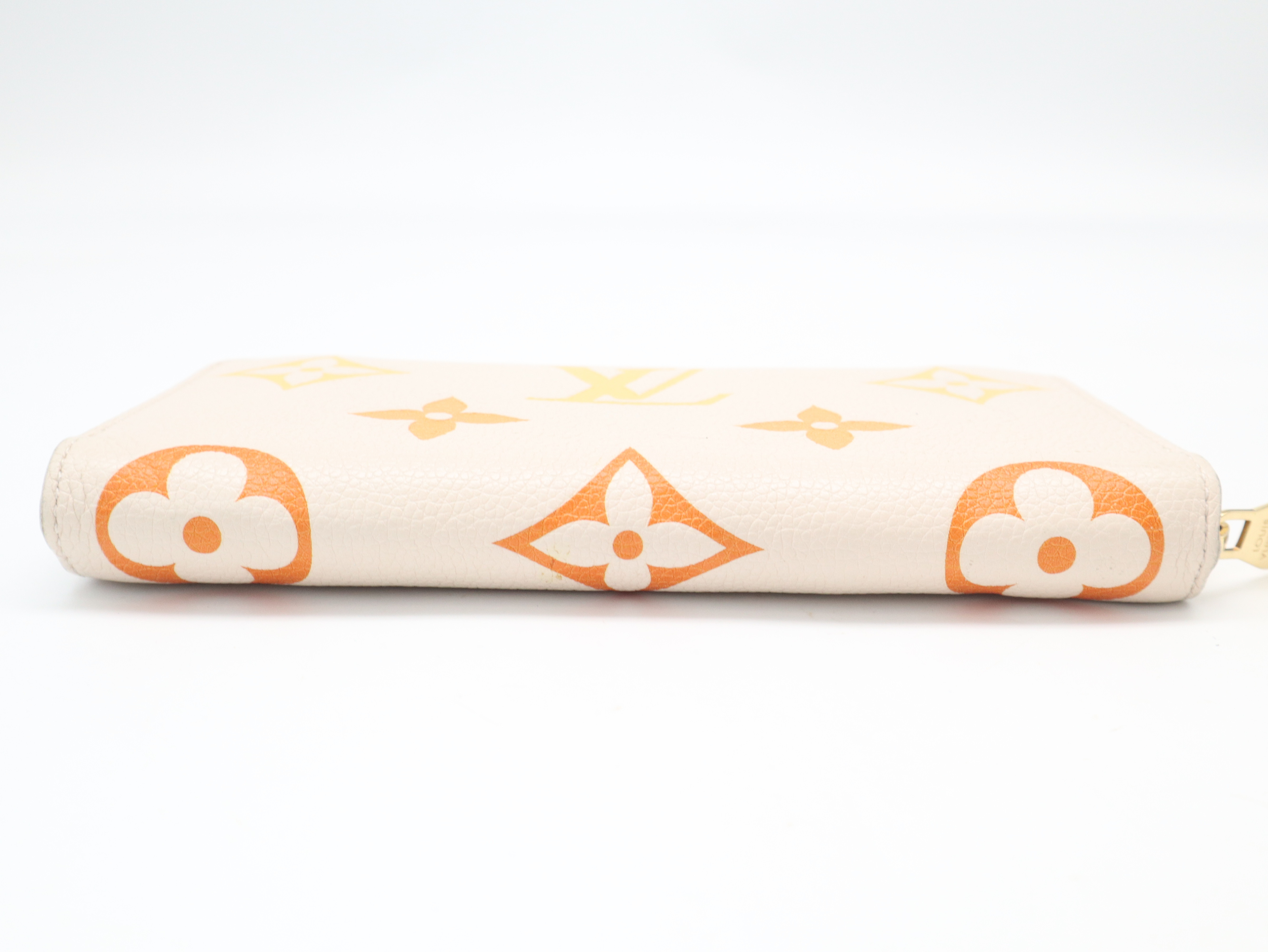 M82206 Monogram Empreinte LV Gradient Zippy Wallet White — view 4