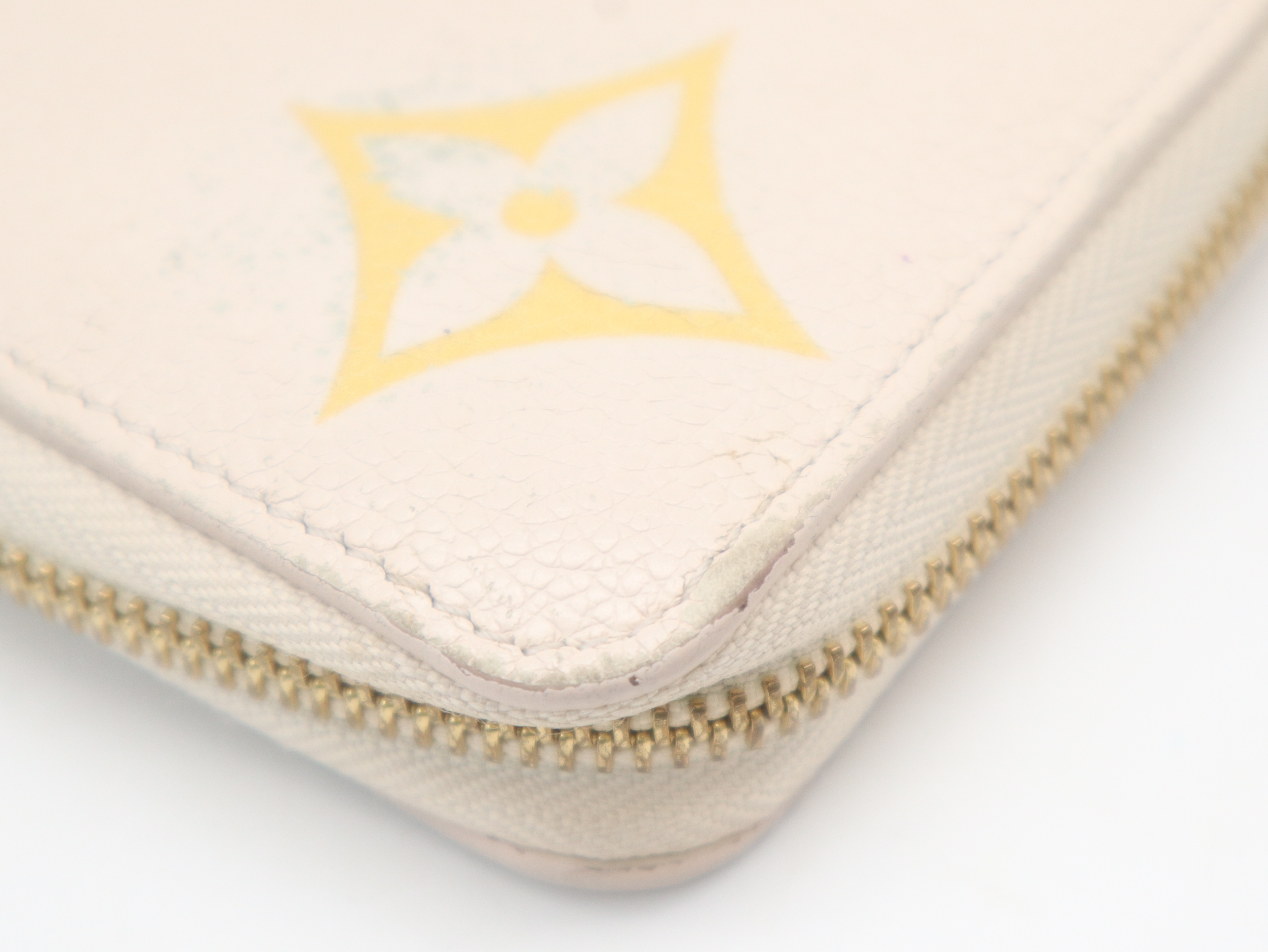 M82206 Monogram Empreinte LV Gradient Zippy Wallet White — view 7