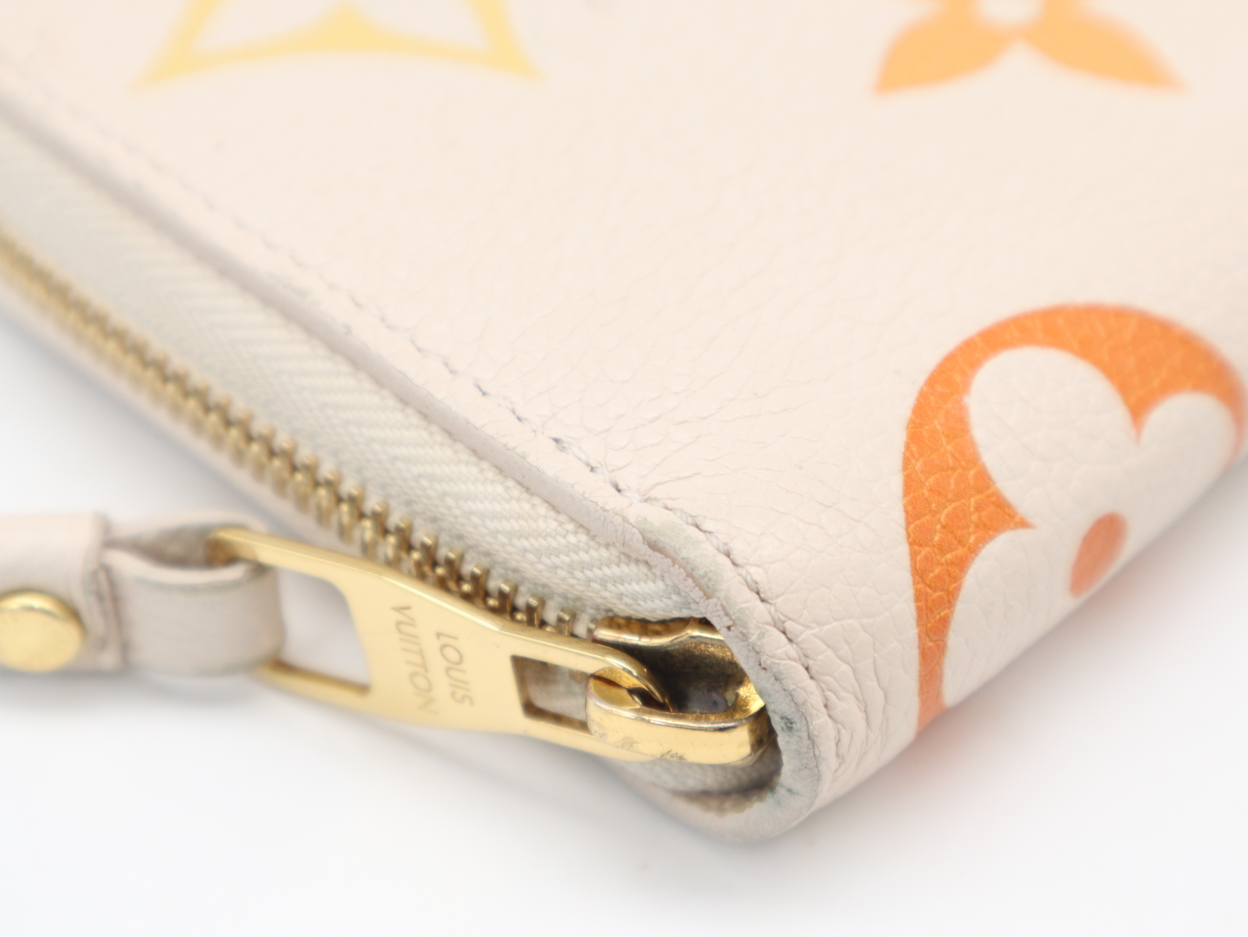 M82206 Monogram Empreinte LV Gradient Zippy Wallet White — view 8